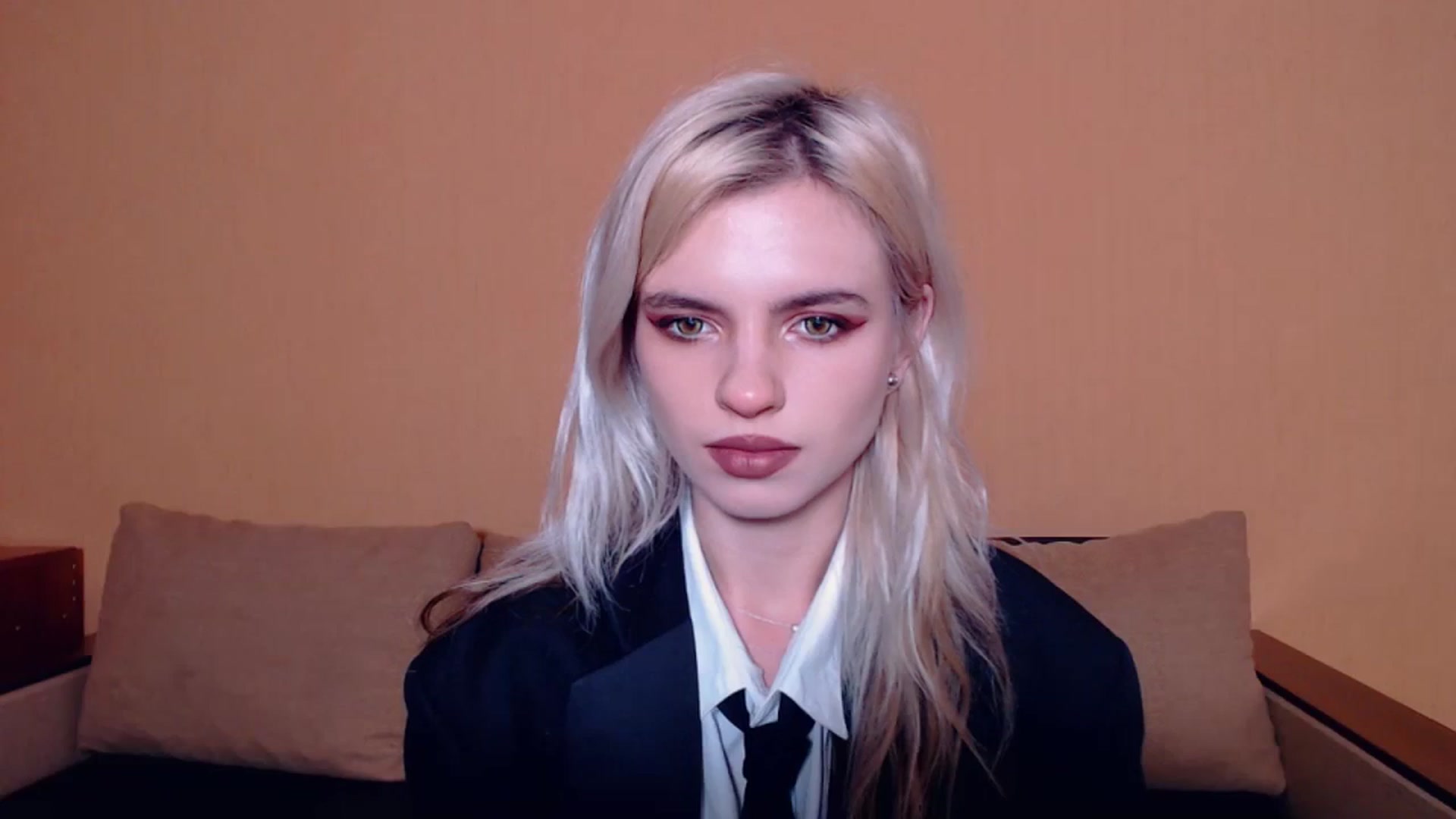 Gallery image thumbnail from Erineys's myfreecams stream on, 10/15/2023, 13:39 image 5 of 20
