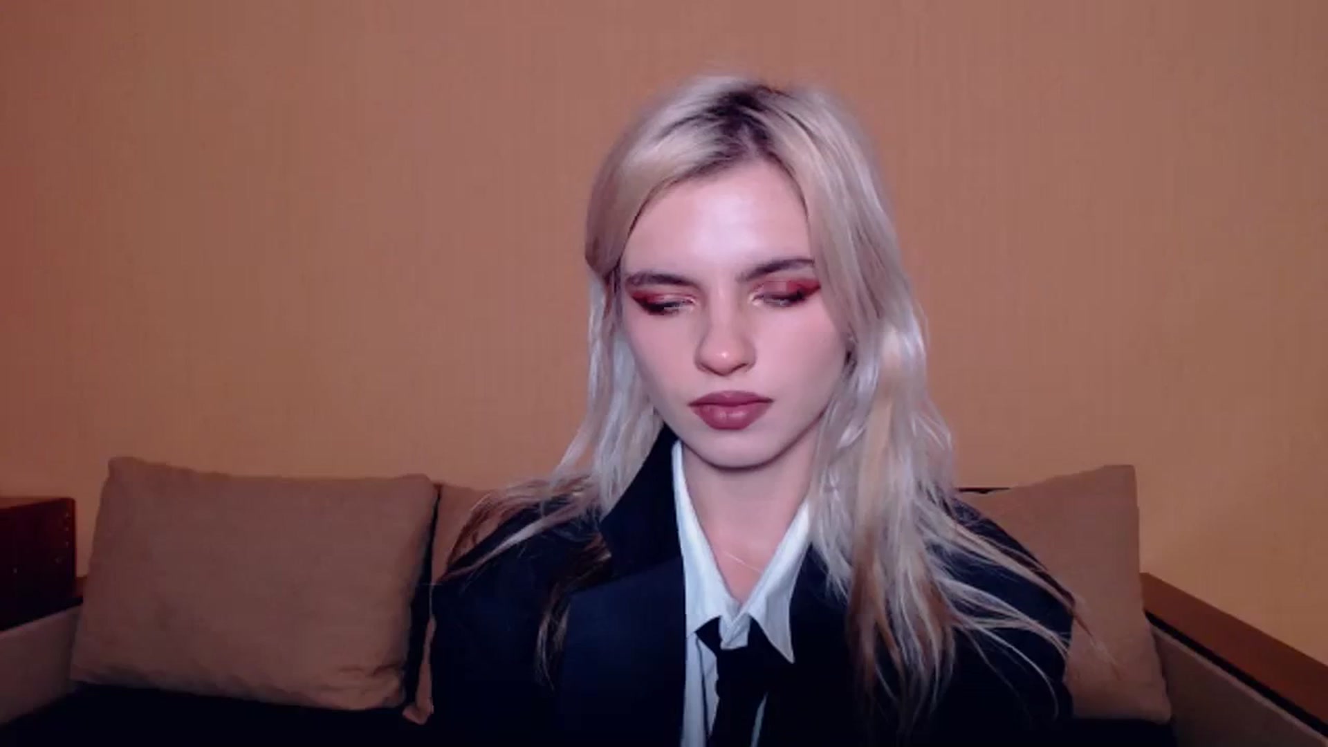 Gallery image thumbnail from Erineys's myfreecams stream on, 10/15/2023, 13:39 image 17 of 20