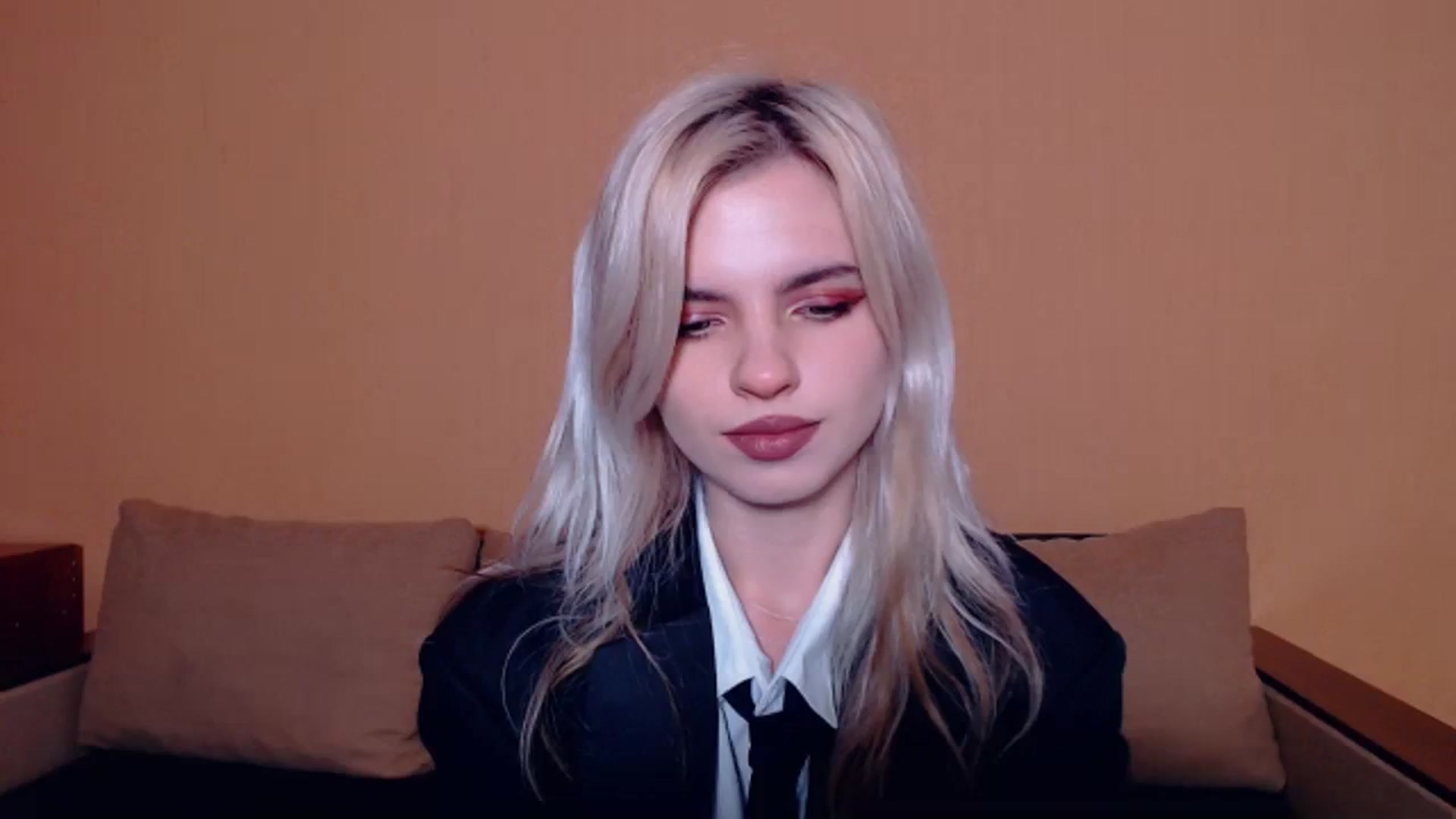 Gallery image thumbnail from Erineys's myfreecams stream on, 10/15/2023, 13:39 image 6 of 20