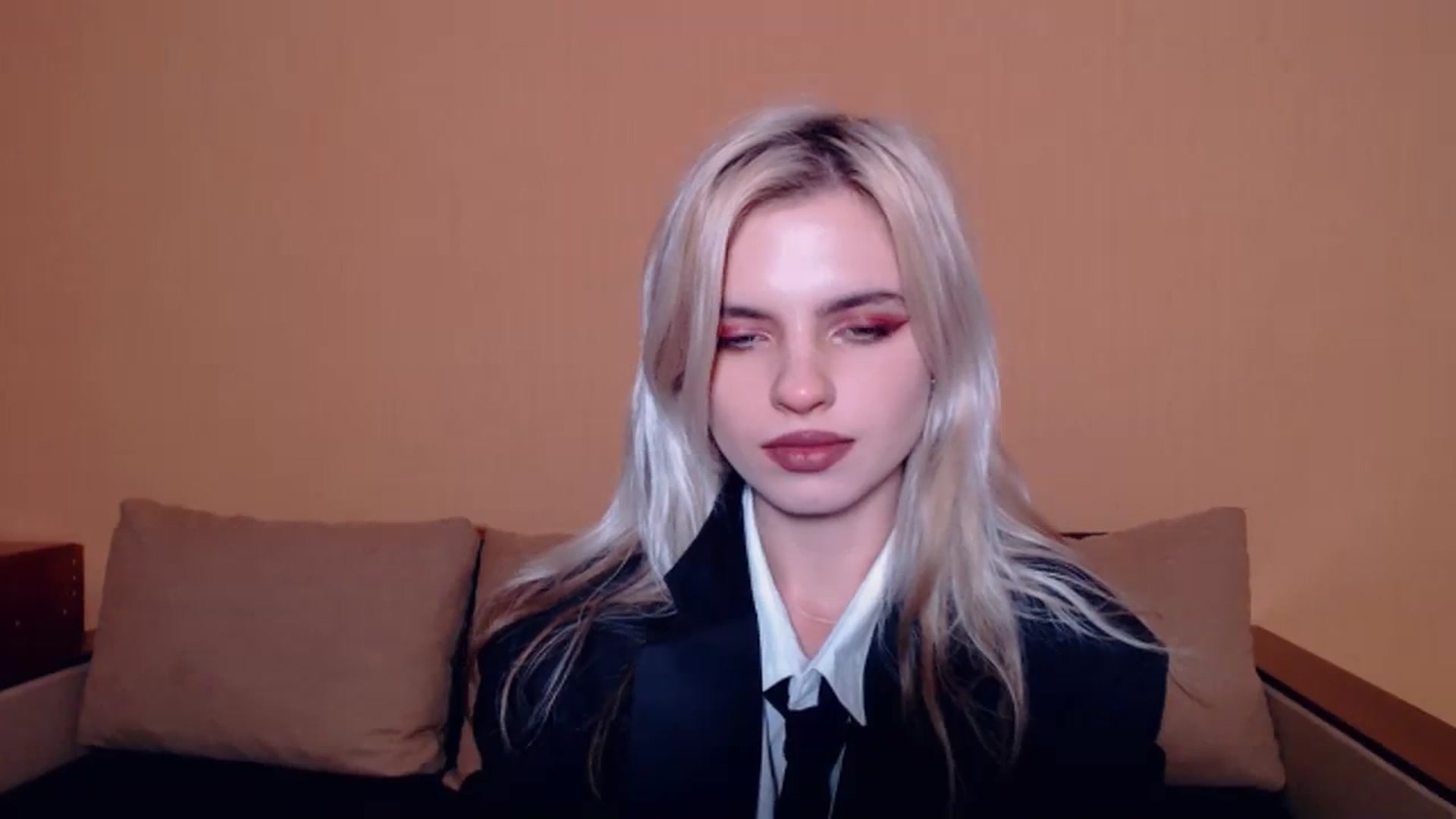 Gallery image thumbnail from Erineys's myfreecams stream on, 10/15/2023, 13:39 image 12 of 20
