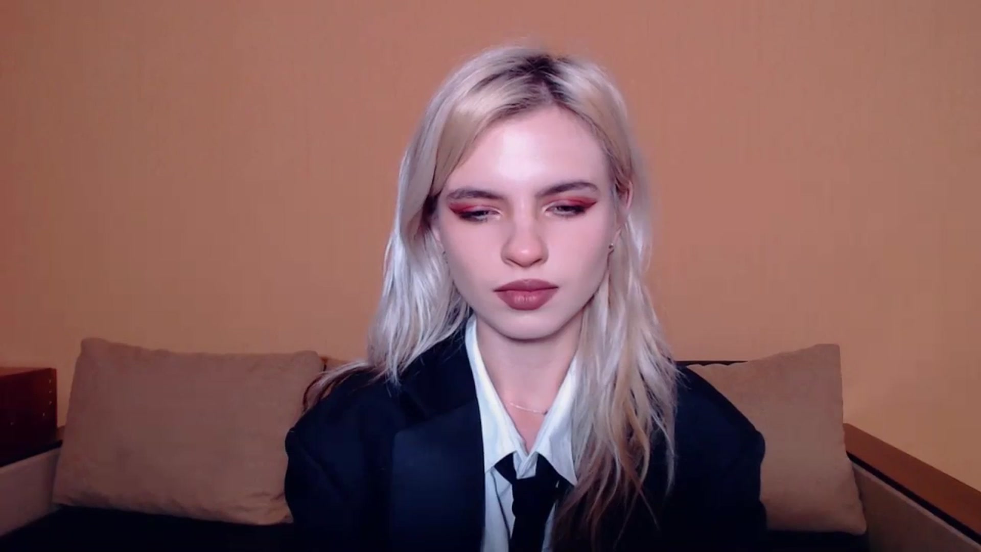 Gallery image thumbnail from Erineys's myfreecams stream on, 10/15/2023, 13:39 image 4 of 20