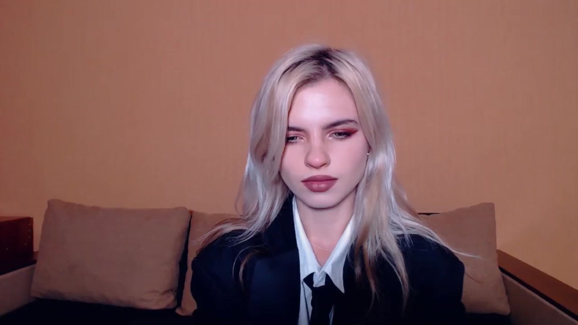 Gallery image thumbnail from Erineys's myfreecams stream on, 10/15/2023, 13:39 image 10 of 20