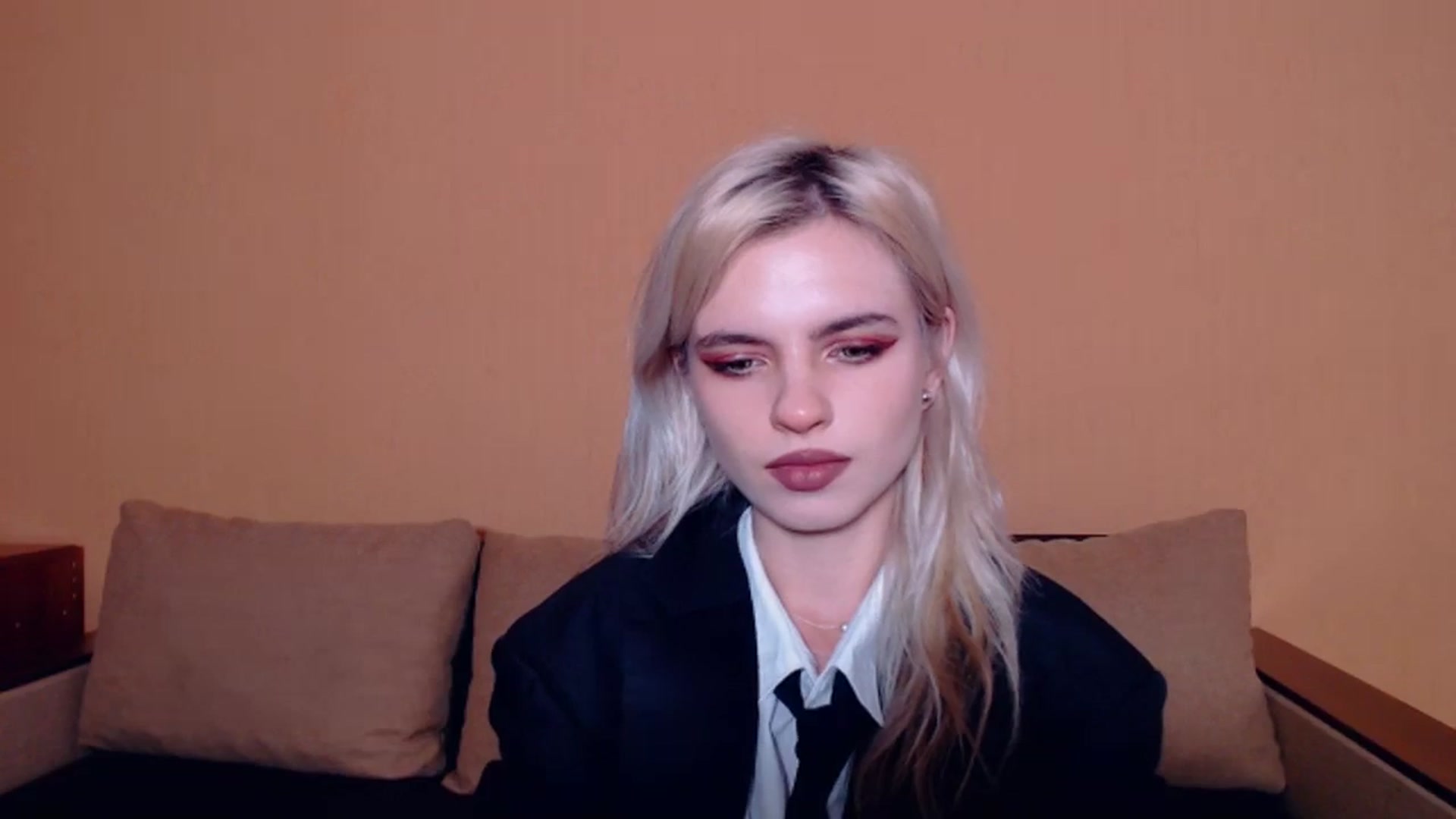 Gallery image thumbnail from Erineys's myfreecams stream on, 10/15/2023, 13:39 image 3 of 20