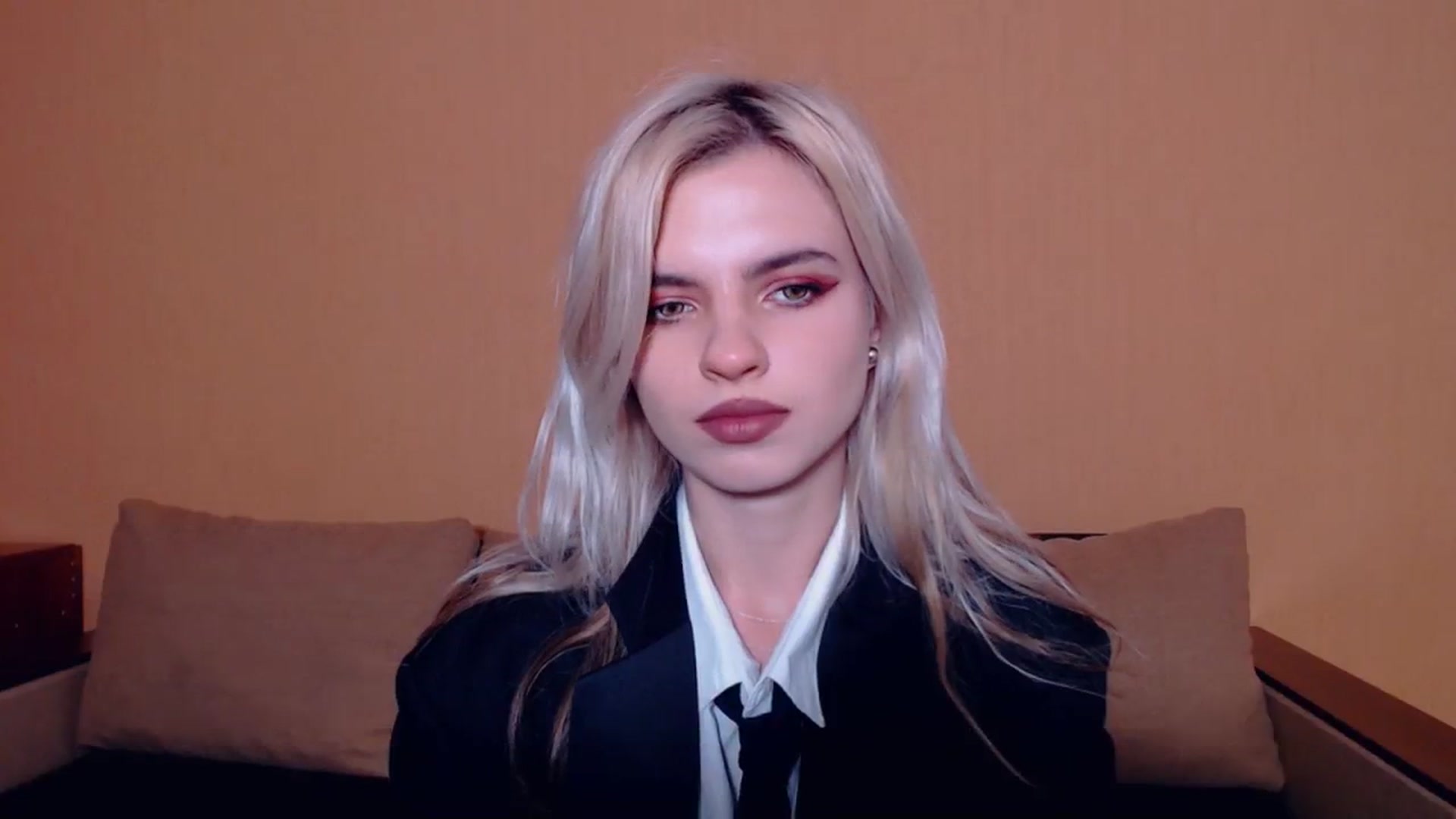 Gallery image thumbnail from Erineys's myfreecams stream on, 10/15/2023, 13:39 image 7 of 20