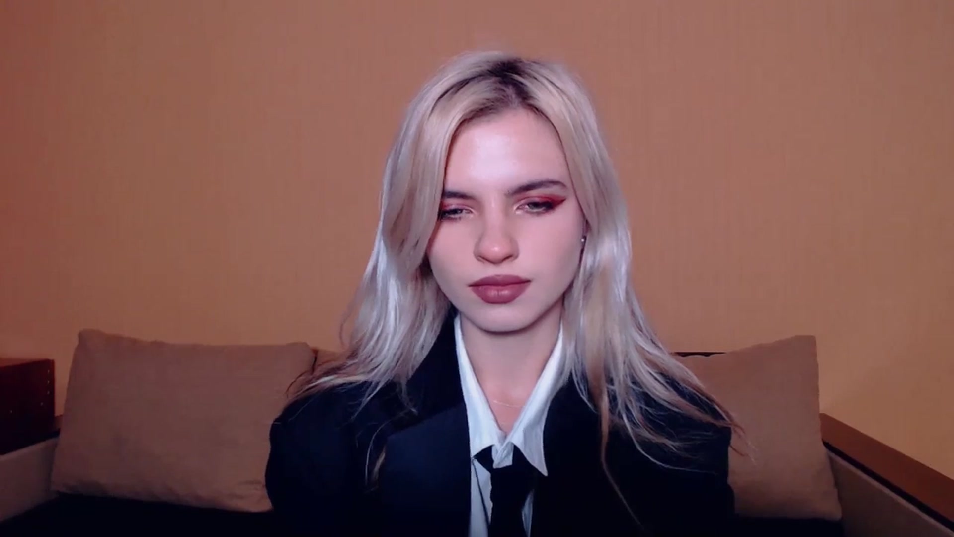 Gallery image thumbnail from Erineys's myfreecams stream on, 10/15/2023, 13:39 image 9 of 20