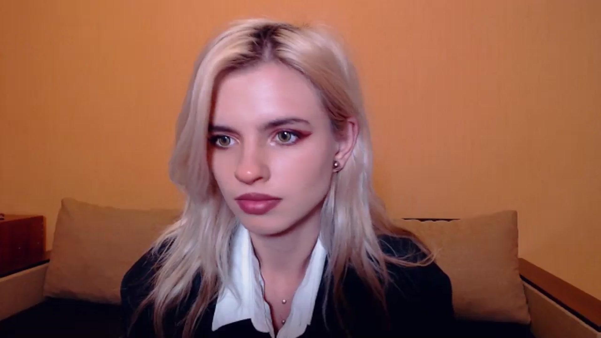 Gallery image thumbnail from Erineys's myfreecams stream on, 10/15/2023, 16:26 image 14 of 20