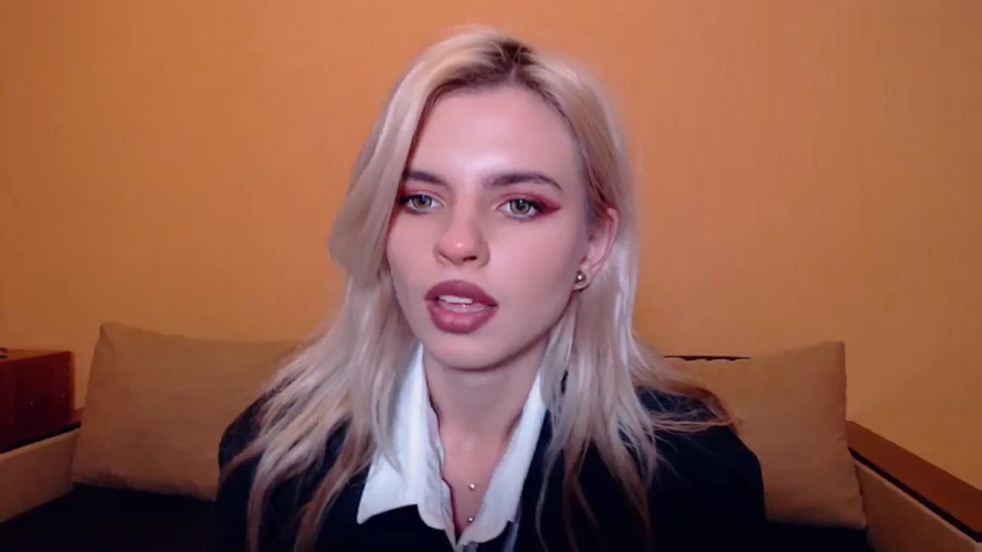 Gallery image thumbnail from Erineys's myfreecams stream on, 10/15/2023, 16:26 image 13 of 20