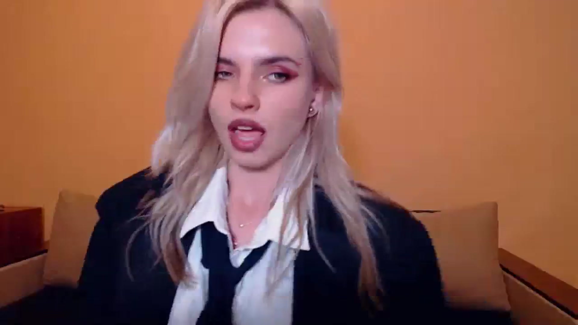 Gallery image thumbnail from Erineys's myfreecams stream on, 10/15/2023, 16:26 image 5 of 20