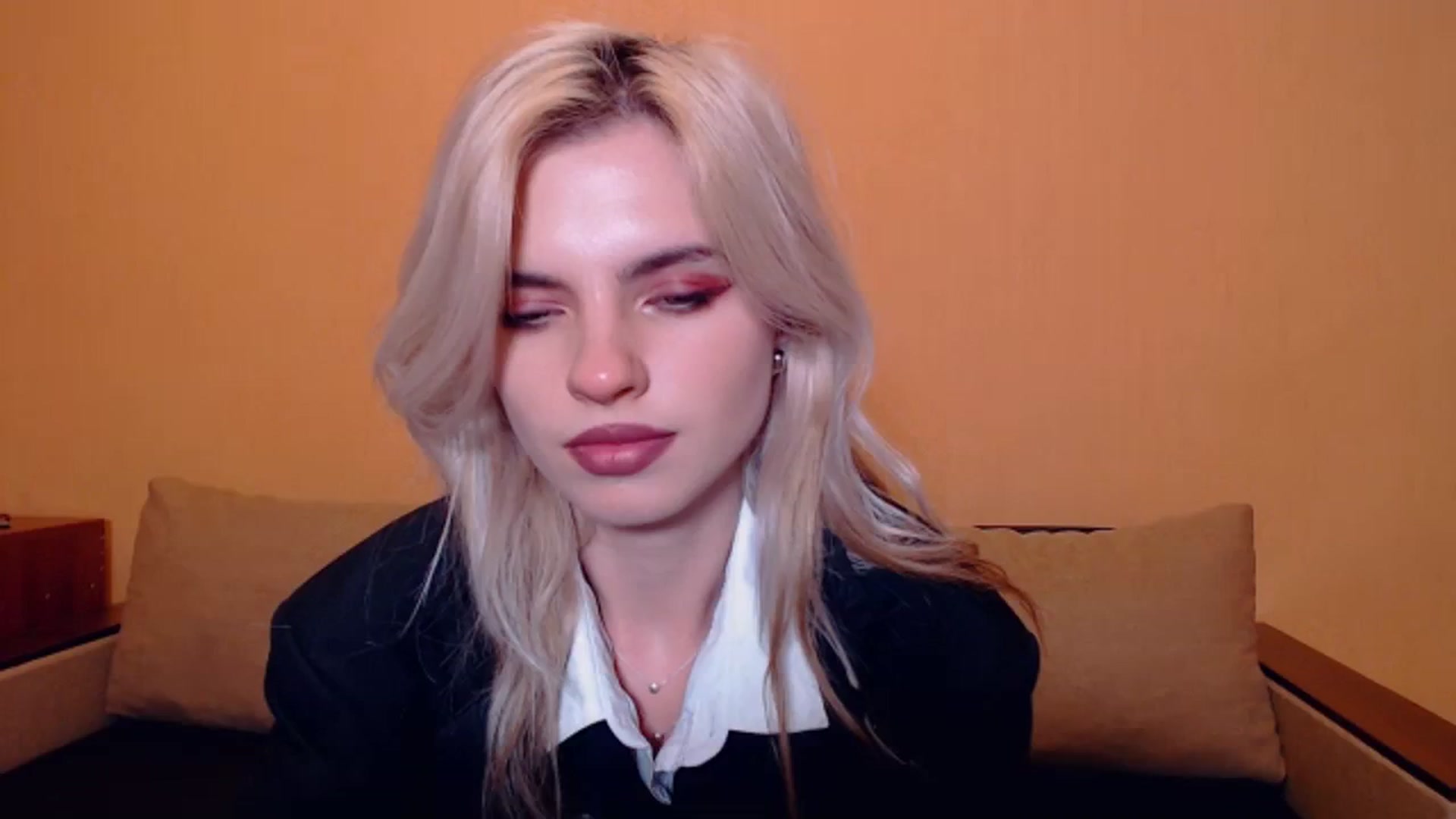 Gallery image thumbnail from Erineys's myfreecams stream on, 10/15/2023, 16:26 image 8 of 20