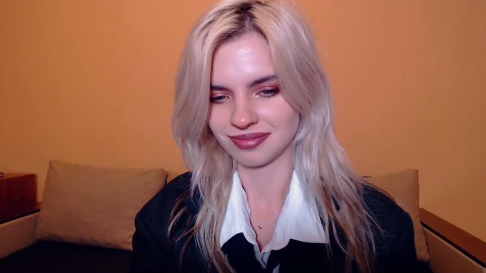 Gallery image thumbnail from Erineys's myfreecams stream on, 10/15/2023, 16:26 image 4 of 20