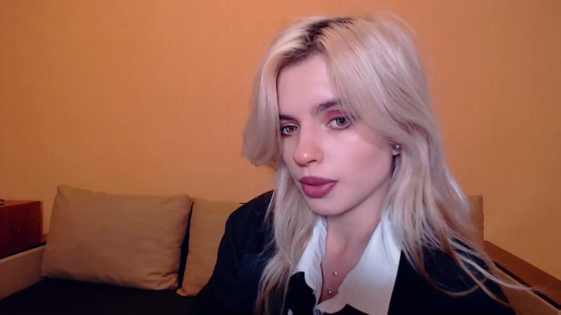 Gallery image thumbnail from Erineys's myfreecams stream on, 10/15/2023, 16:26 image 7 of 20