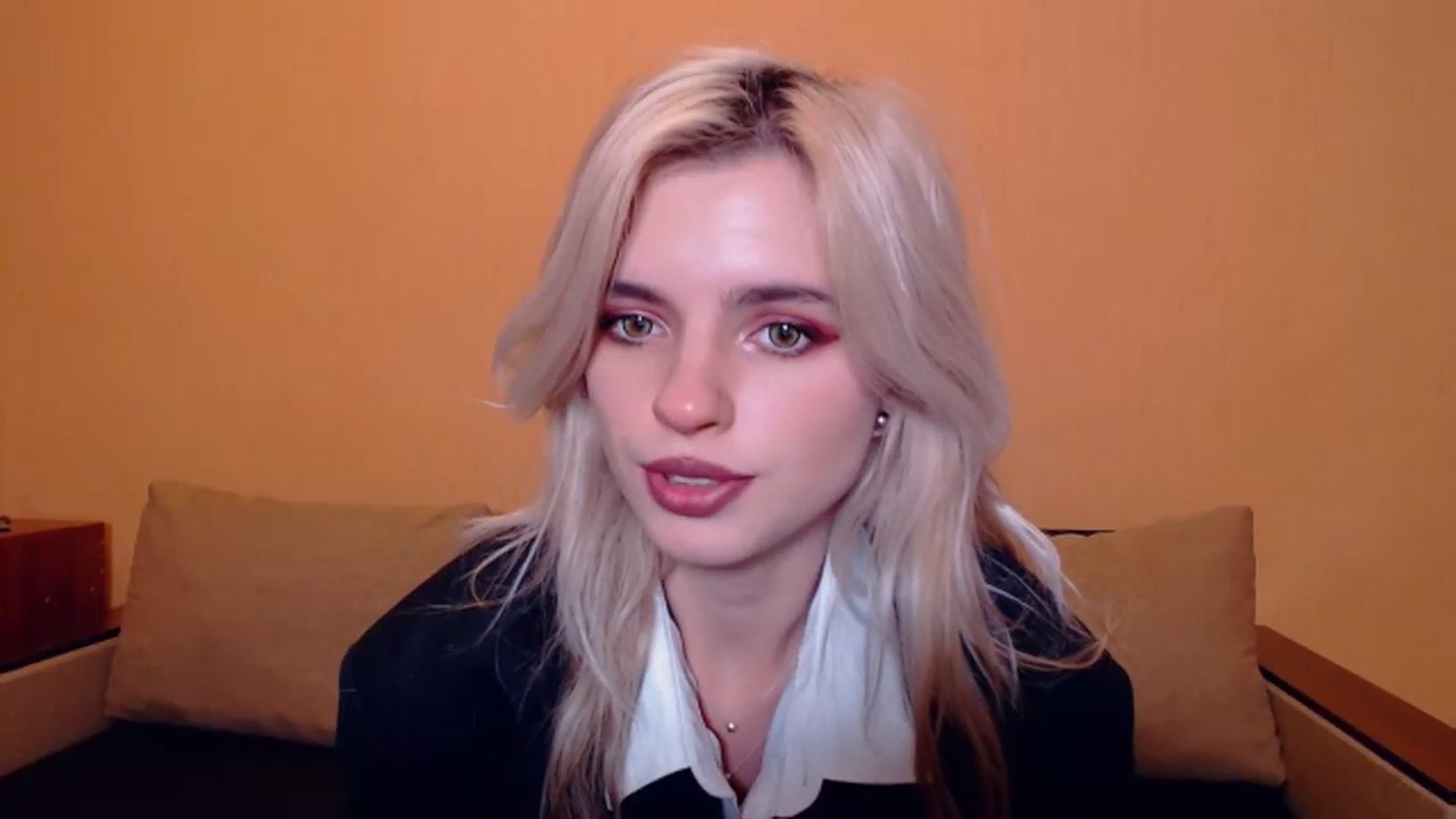 Gallery image thumbnail from Erineys's myfreecams stream on, 10/15/2023, 16:26 image 10 of 20