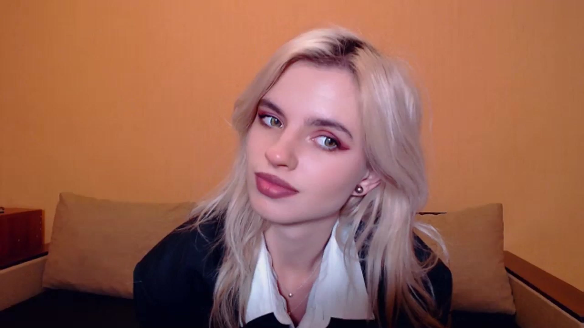 Gallery image thumbnail from Erineys's myfreecams stream on, 10/15/2023, 16:26 image 9 of 20