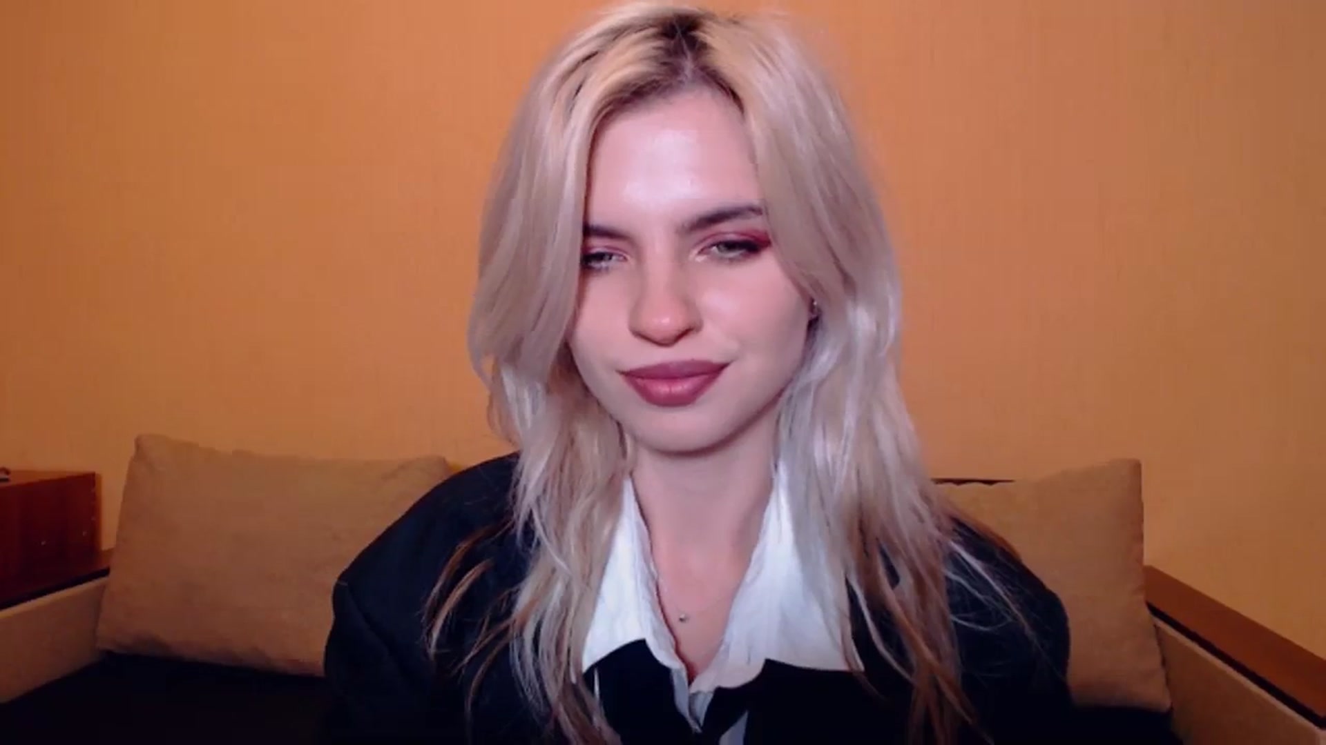 Gallery image thumbnail from Erineys's myfreecams stream on, 10/15/2023, 16:26 image 3 of 20