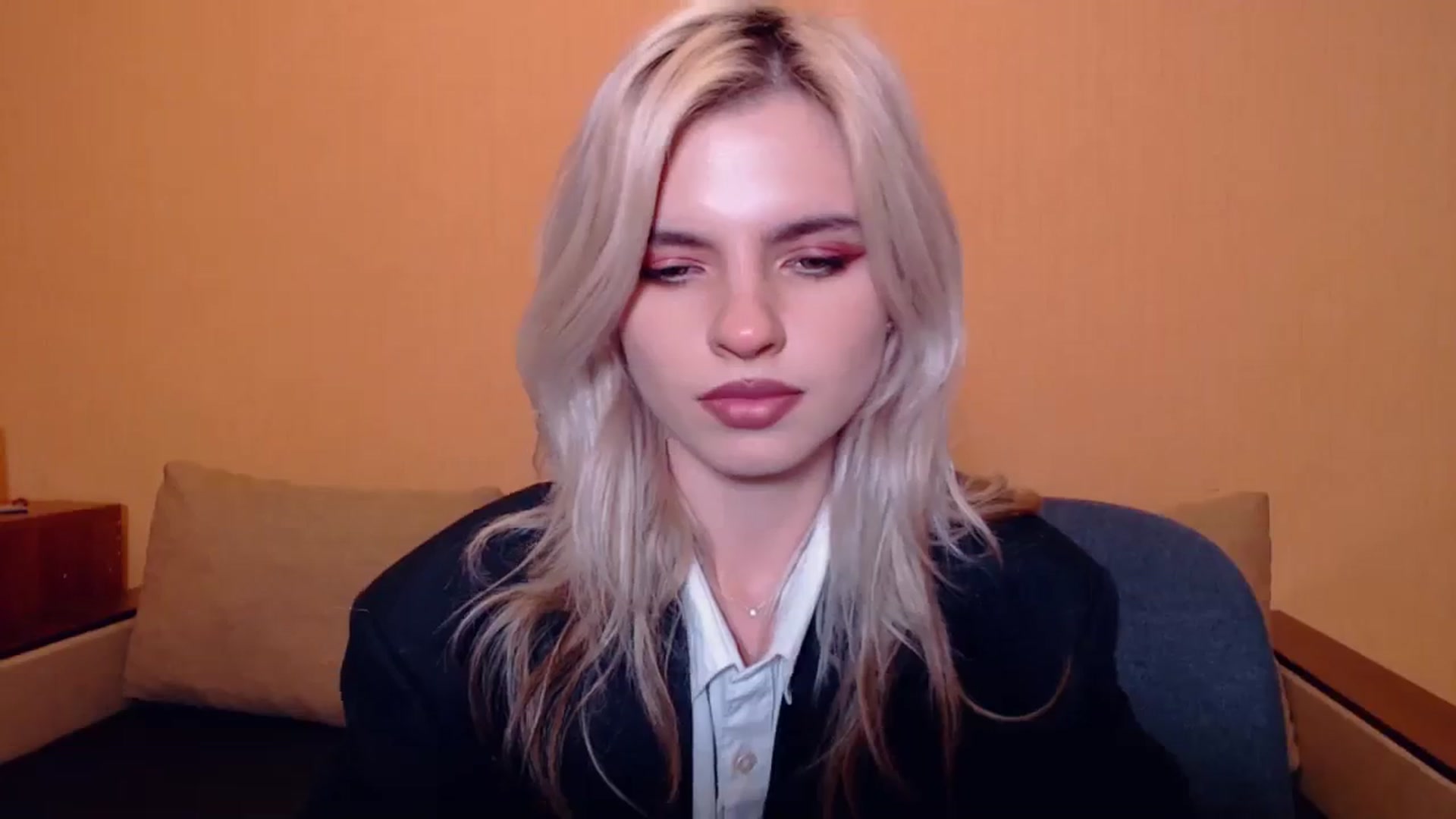 Gallery image thumbnail from Erineys's myfreecams stream on, 10/15/2023, 17:16 image 9 of 20