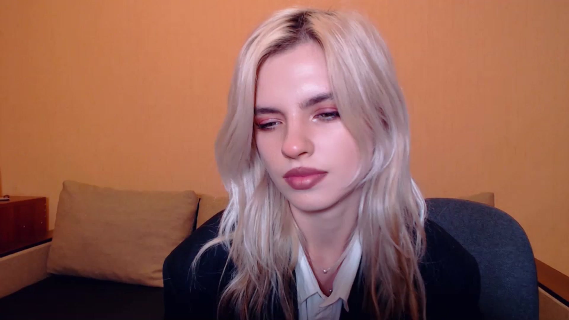 Gallery image thumbnail from Erineys's myfreecams stream on, 10/15/2023, 17:16 image 17 of 20