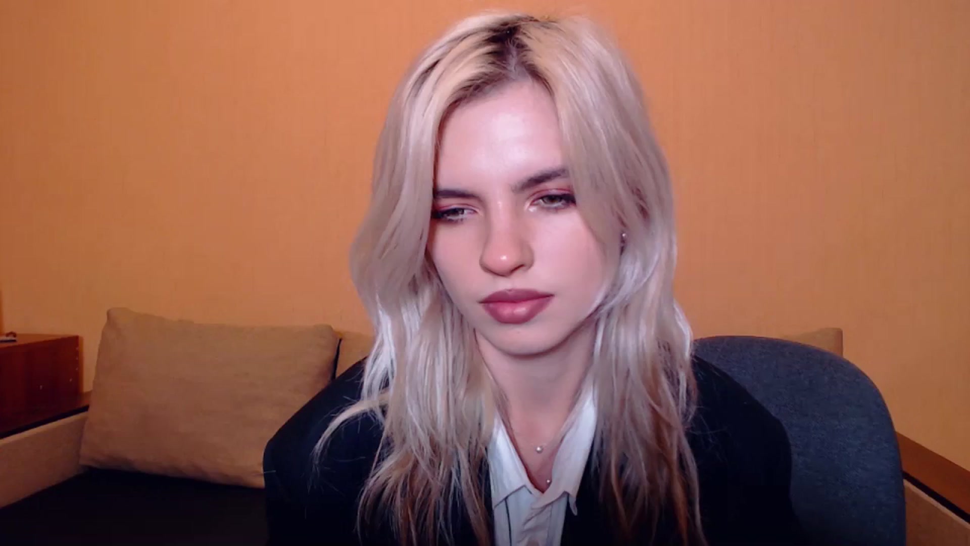 Gallery image thumbnail from Erineys's myfreecams stream on, 10/15/2023, 17:16 image 18 of 20