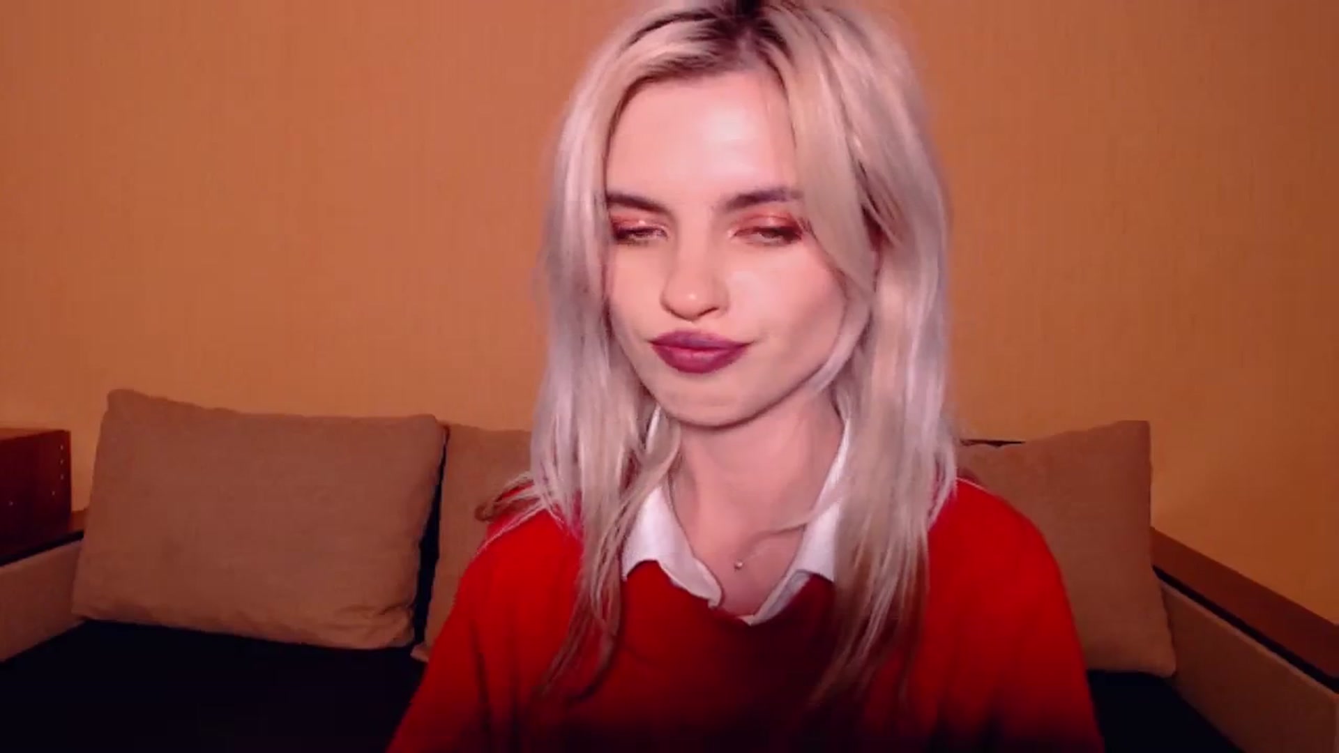 Gallery image thumbnail from Erineys's myfreecams stream on, 10/16/2023, 16:05 image 2 of 20