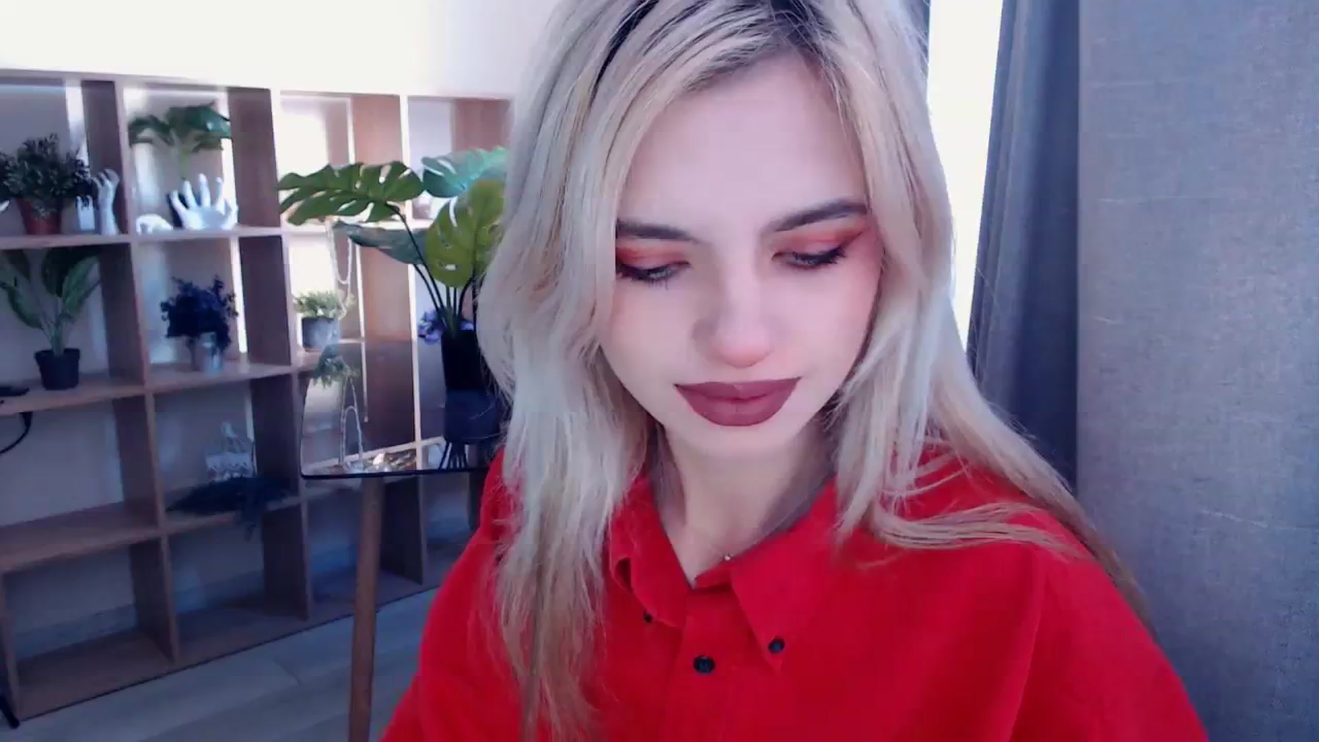Gallery image thumbnail from Erineys's myfreecams stream on, 10/17/2023, 12:43 image 1 of 20
