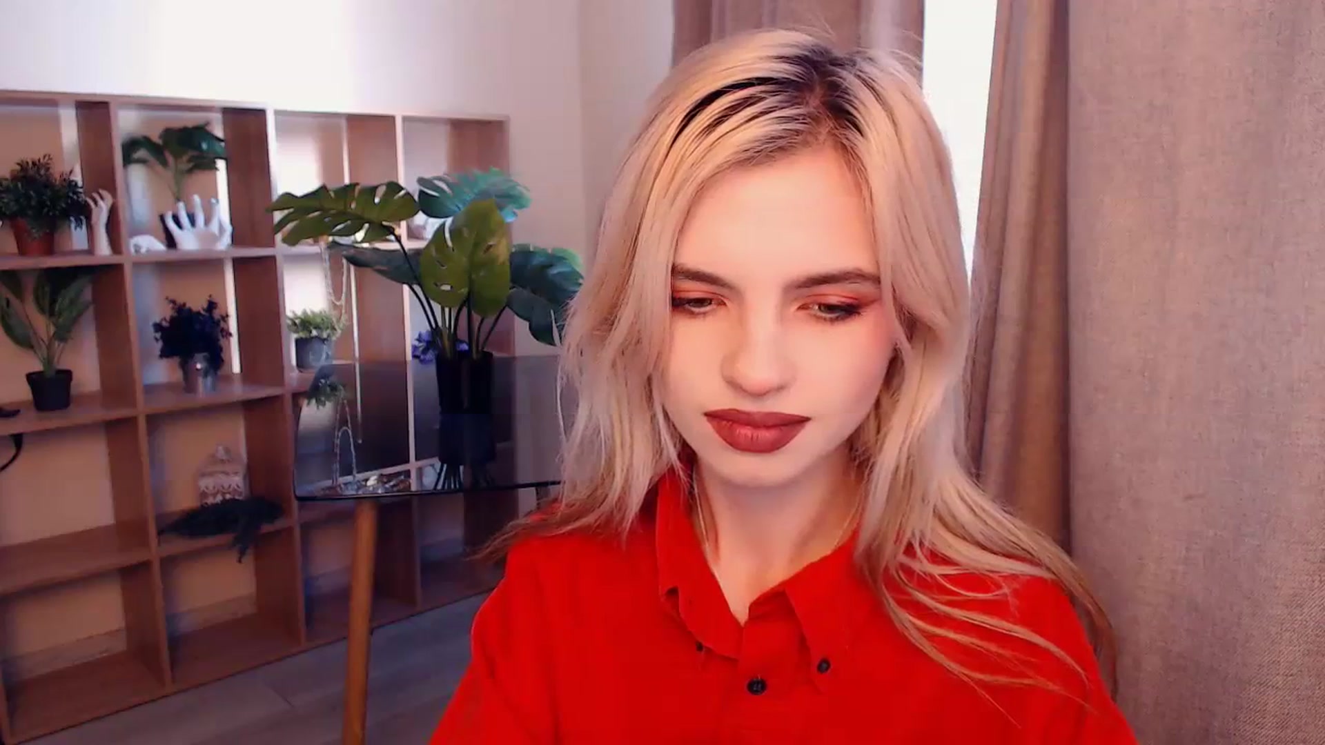 Gallery image thumbnail from Erineys's myfreecams stream on, 10/17/2023, 13:12 image 3 of 20