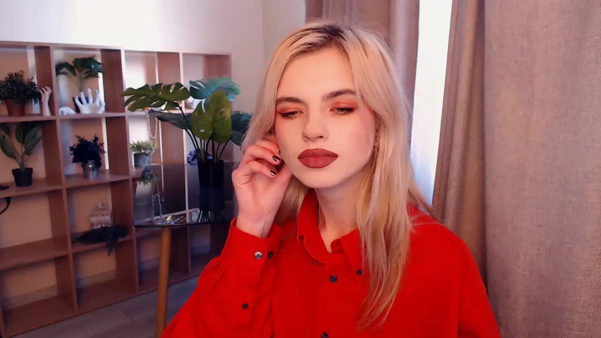 Gallery image thumbnail from Erineys's myfreecams stream on, 10/17/2023, 13:12 image 10 of 20