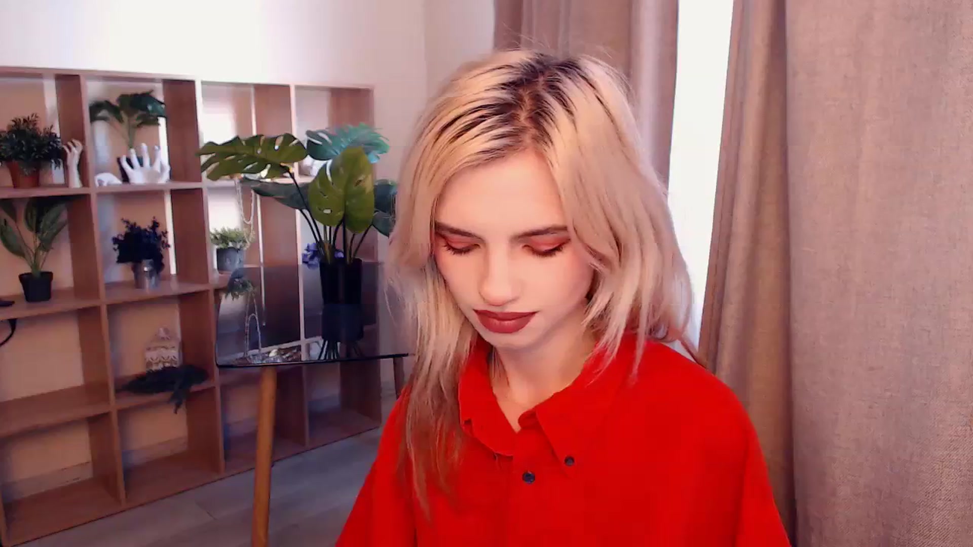 Gallery image thumbnail from Erineys's myfreecams stream on, 10/17/2023, 13:12 image 17 of 20