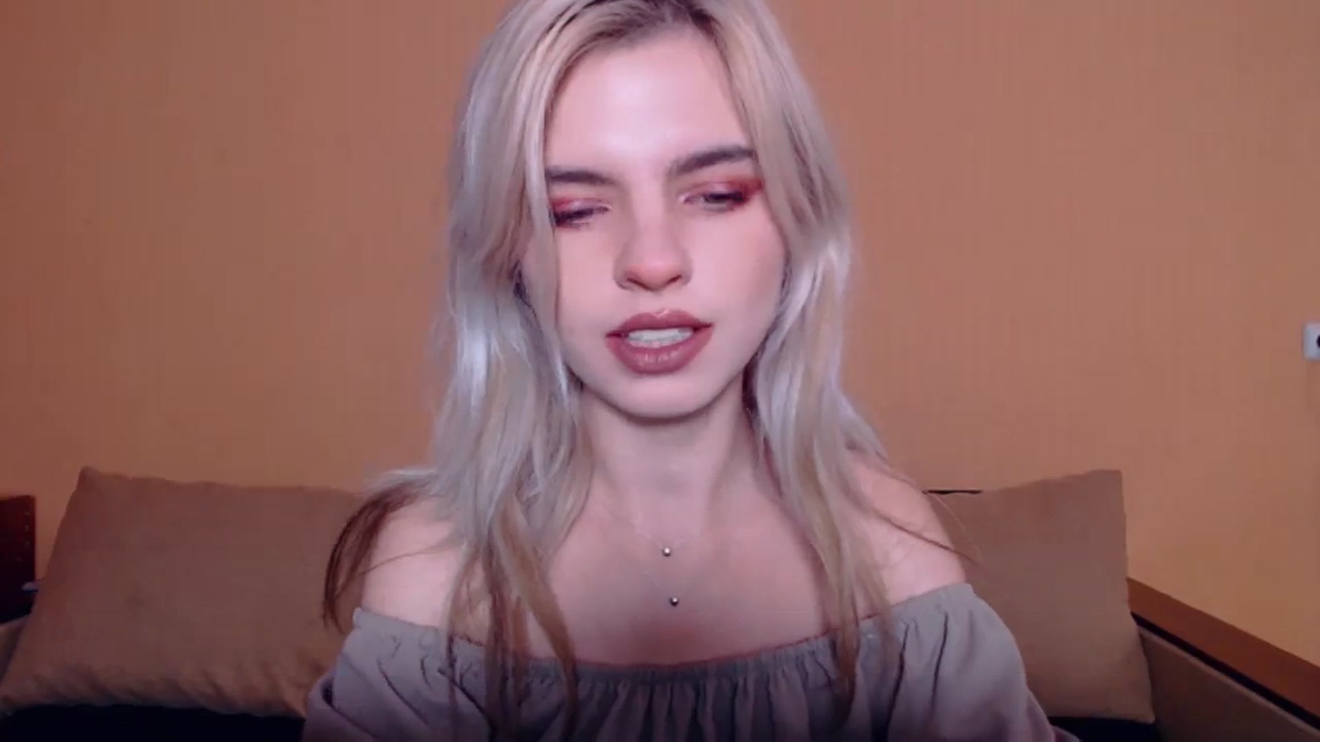 Gallery image thumbnail from Erineys's myfreecams stream on, 10/20/2023, 12:39 image 3 of 20