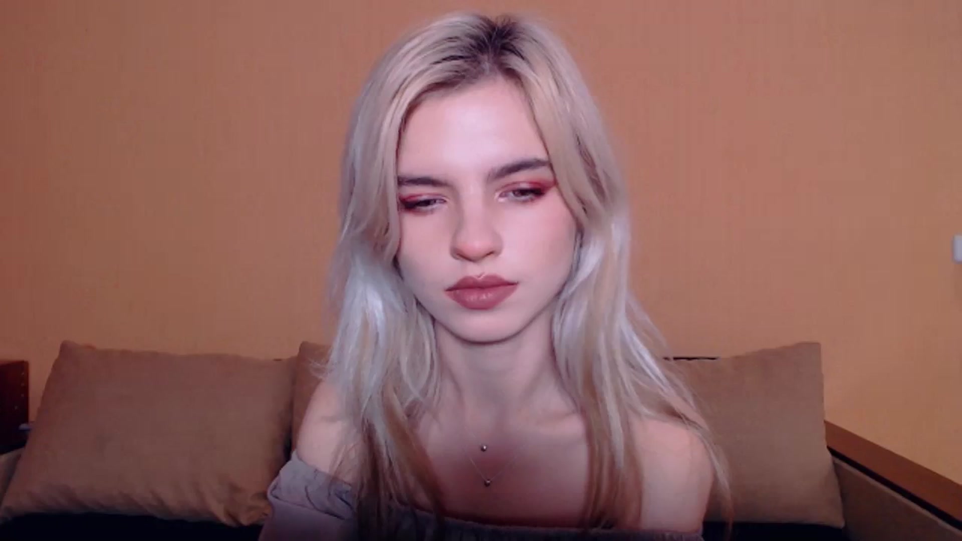 Gallery image thumbnail from Erineys's myfreecams stream on, 10/20/2023, 12:39 image 18 of 20