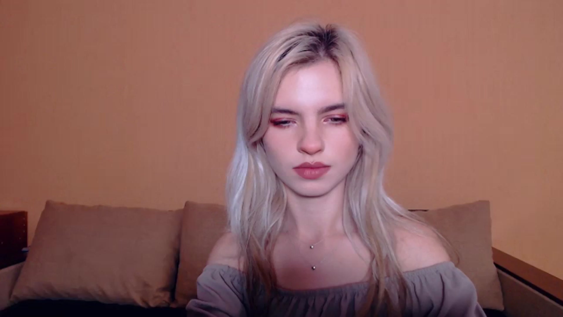 Gallery image thumbnail from Erineys's myfreecams stream on, 10/20/2023, 13:36 image 1 of 20