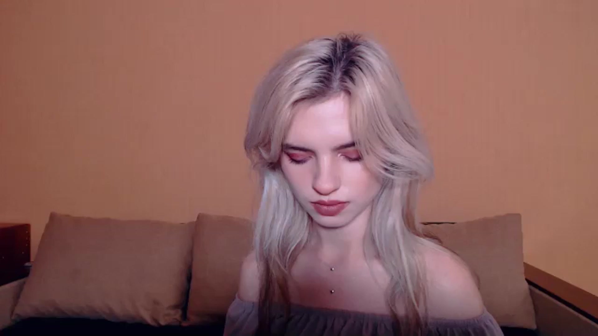 Gallery image thumbnail from Erineys's myfreecams stream on, 10/20/2023, 13:36 image 15 of 20