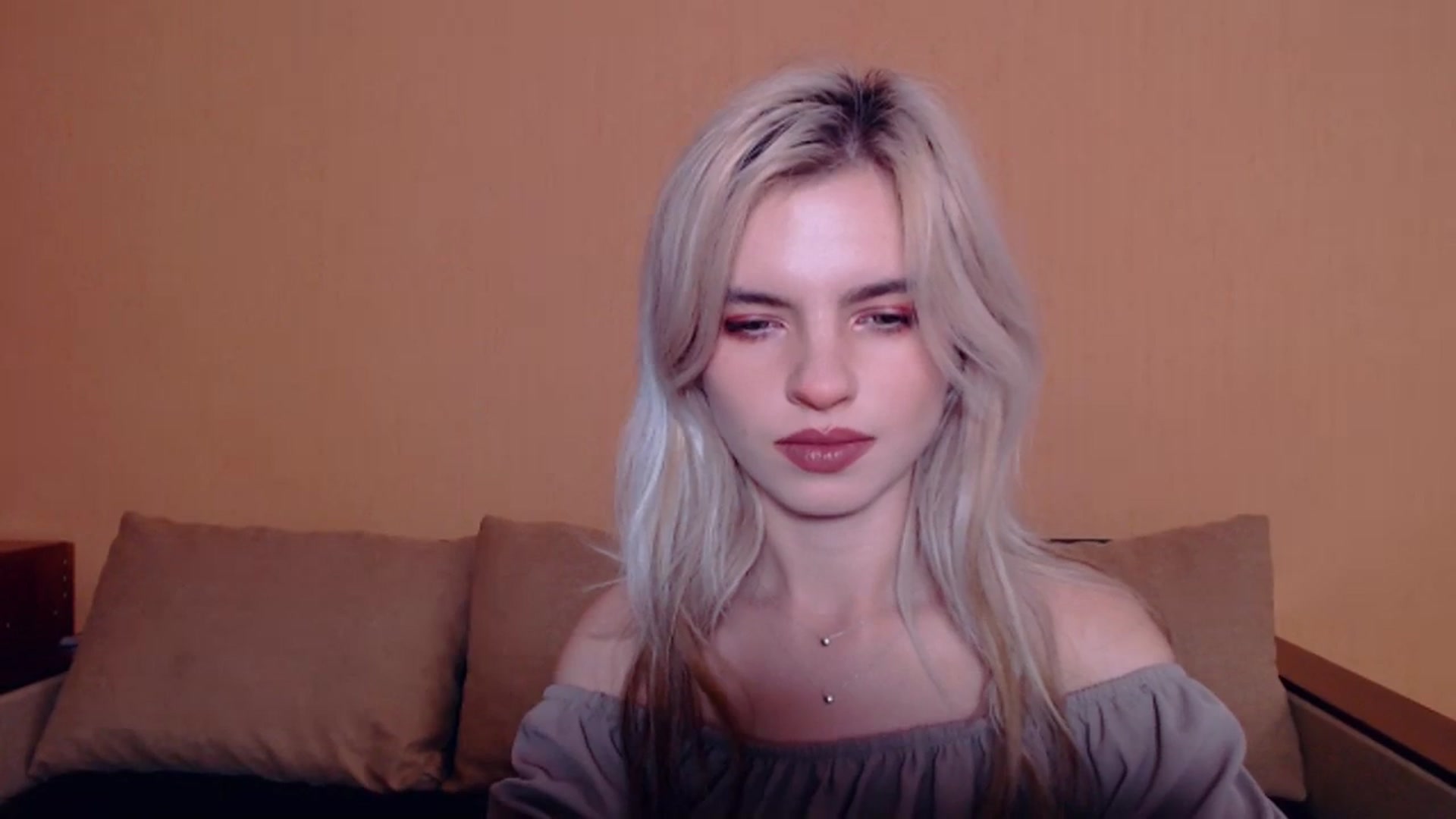 Gallery image thumbnail from Erineys's myfreecams stream on, 10/20/2023, 13:36 image 9 of 20