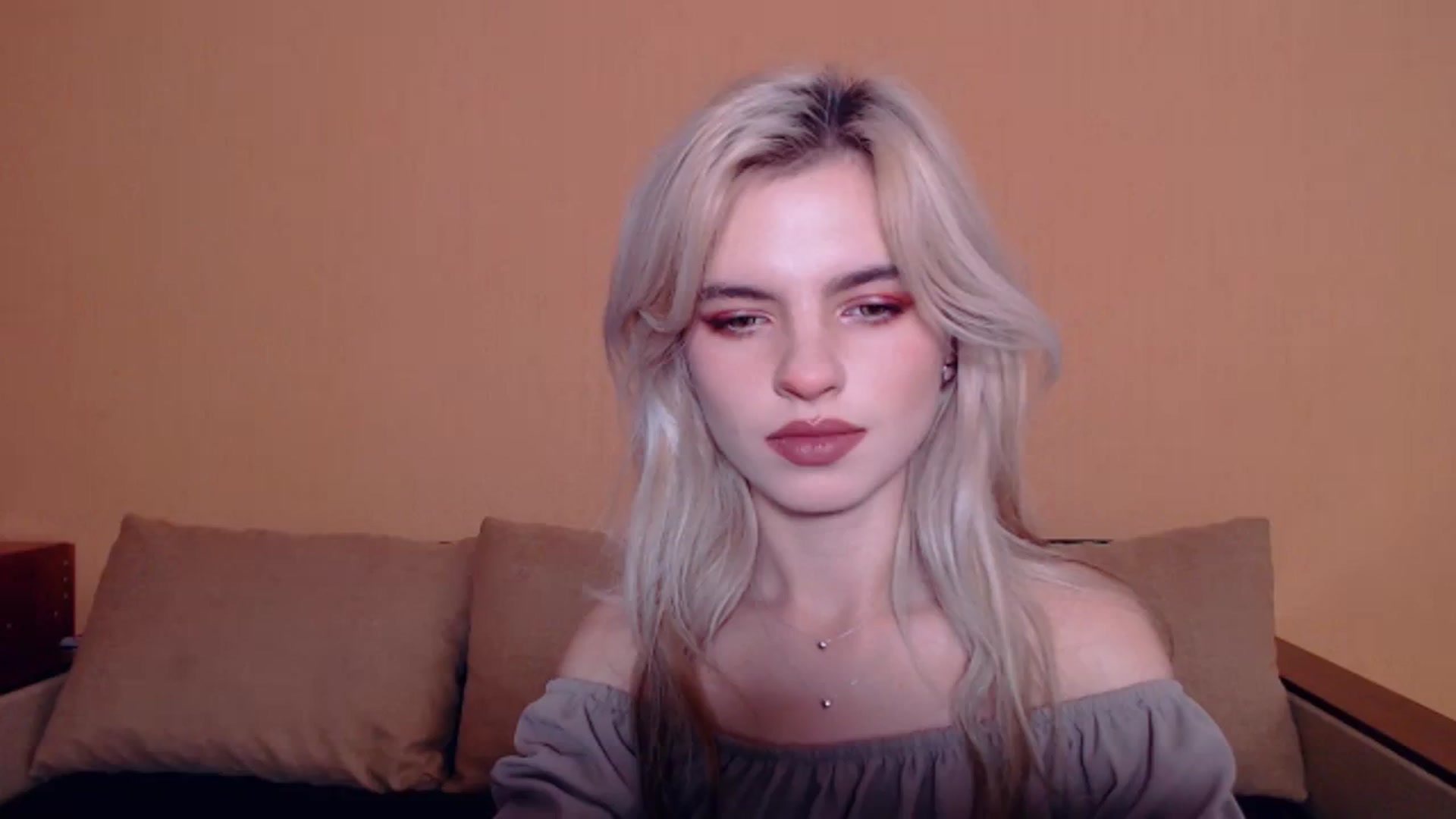 Gallery image thumbnail from Erineys's myfreecams stream on, 10/20/2023, 13:36 image 12 of 20