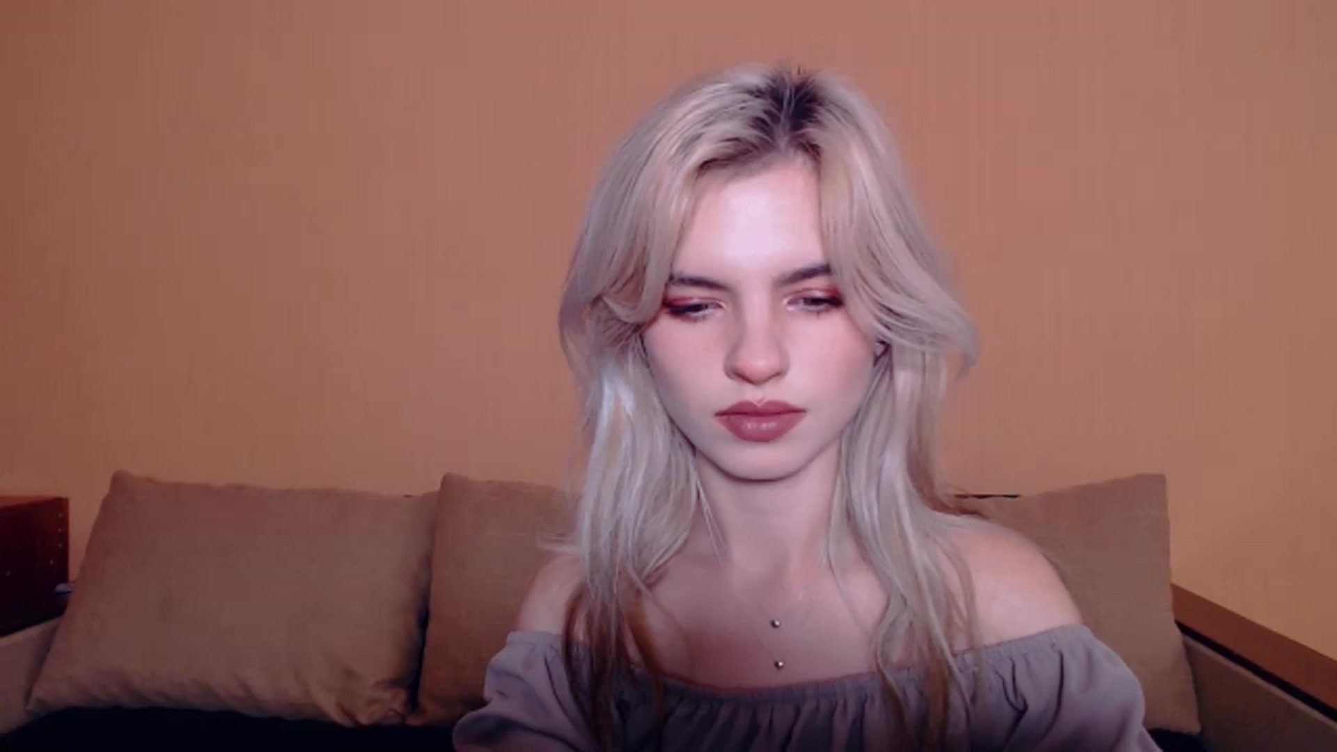 Gallery image thumbnail from Erineys's myfreecams stream on, 10/20/2023, 13:36 image 17 of 20