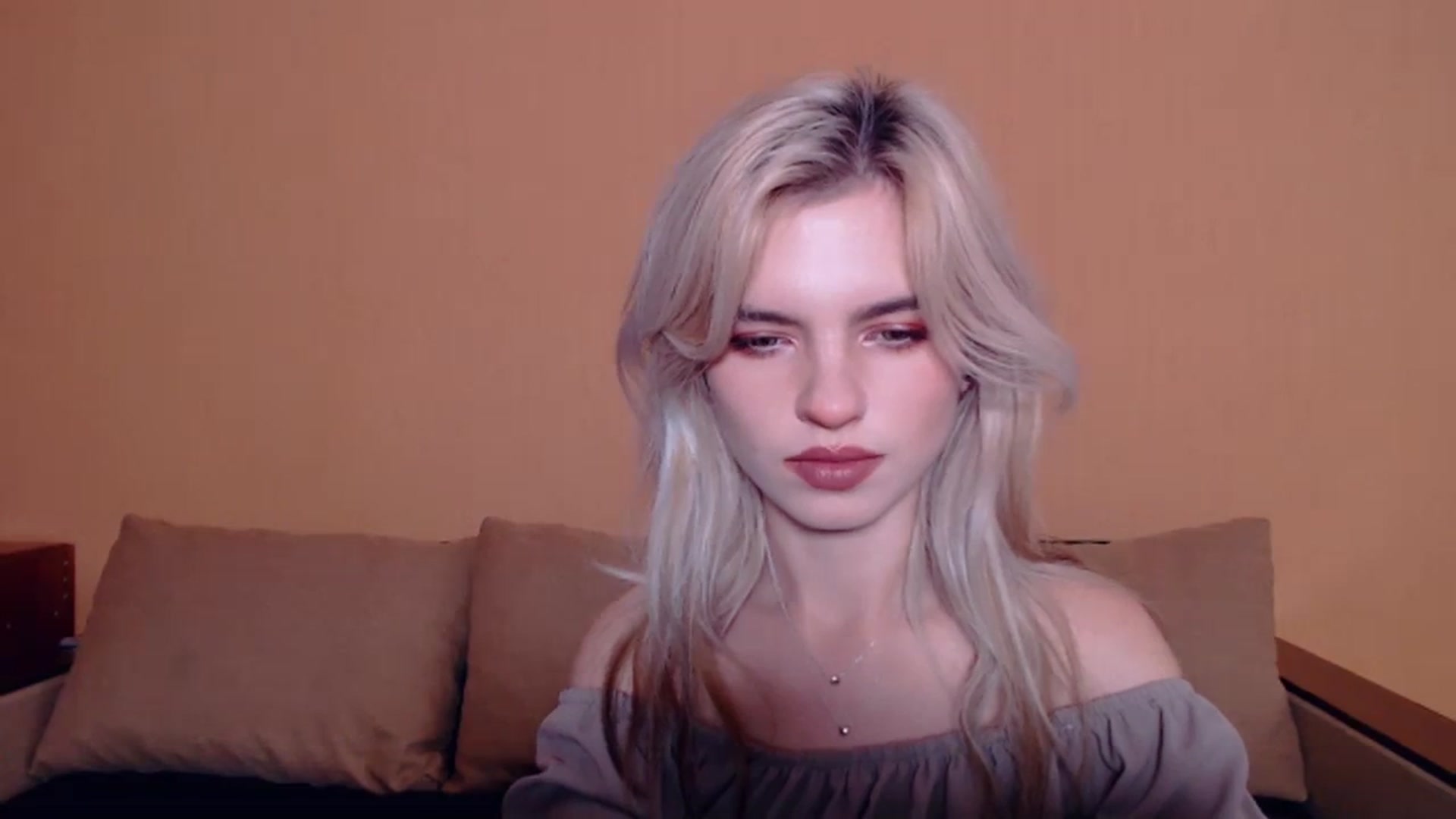 Gallery image thumbnail from Erineys's myfreecams stream on, 10/20/2023, 13:36 image 19 of 20