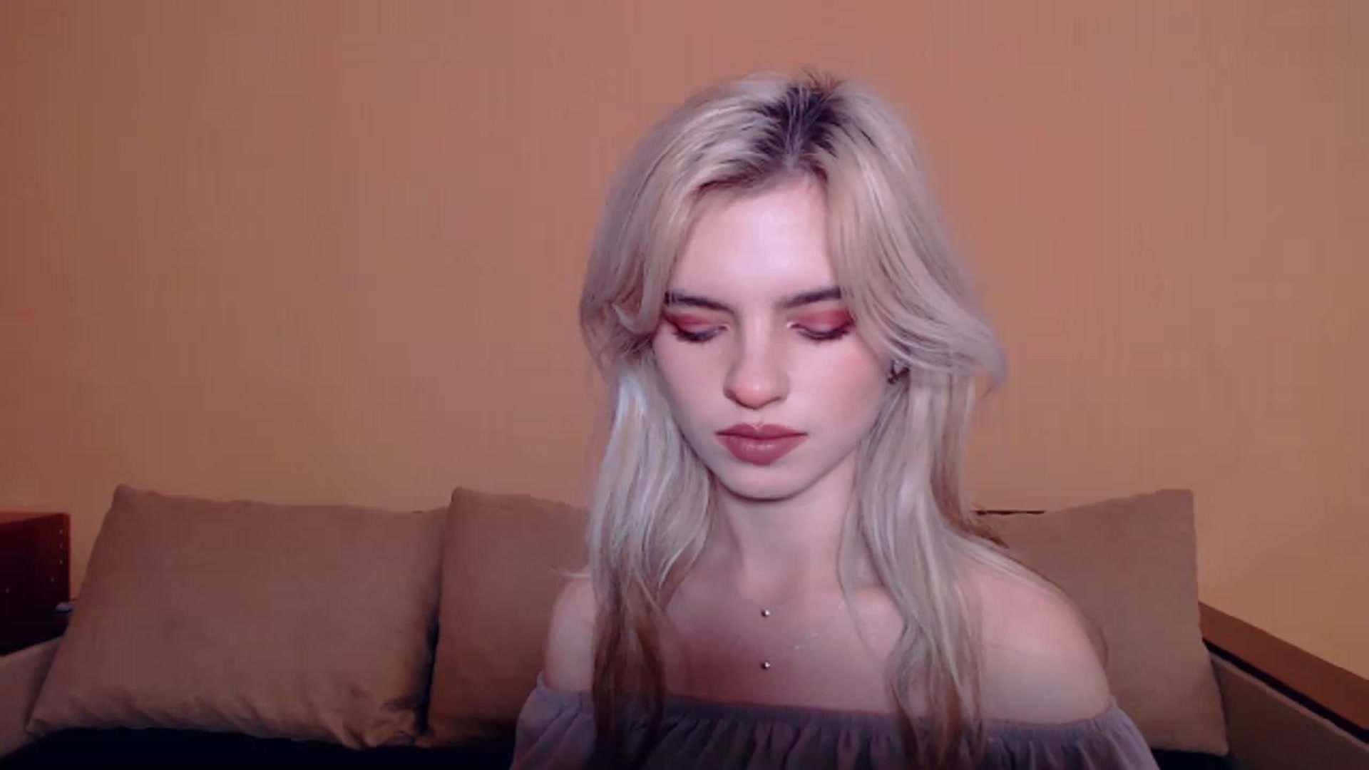 Gallery image thumbnail from Erineys's myfreecams stream on, 10/20/2023, 13:36 image 14 of 20