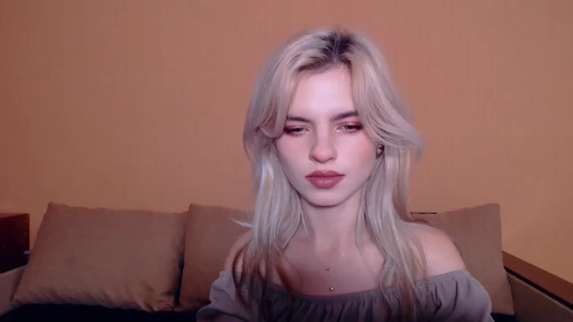 Gallery image thumbnail from Erineys's myfreecams stream on, 10/20/2023, 13:36 image 18 of 20