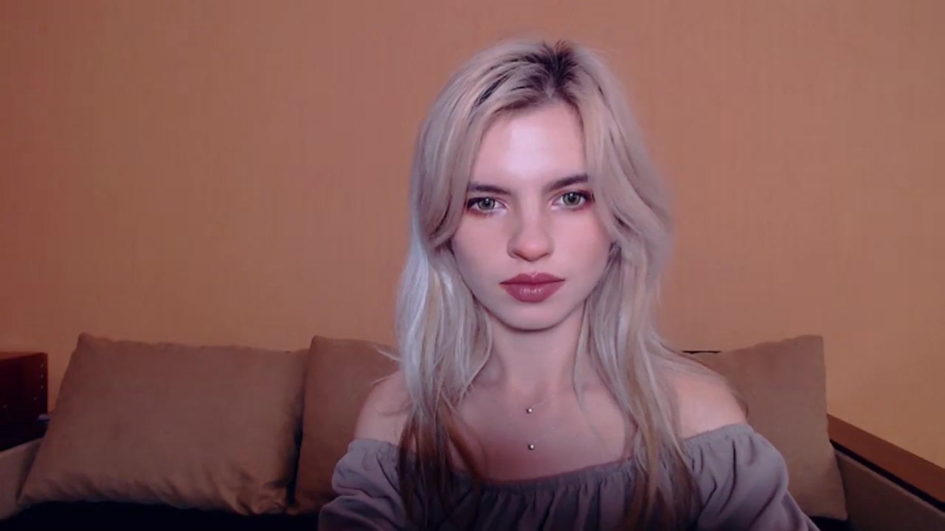 Gallery image thumbnail from Erineys's myfreecams stream on, 10/20/2023, 13:36 image 7 of 20