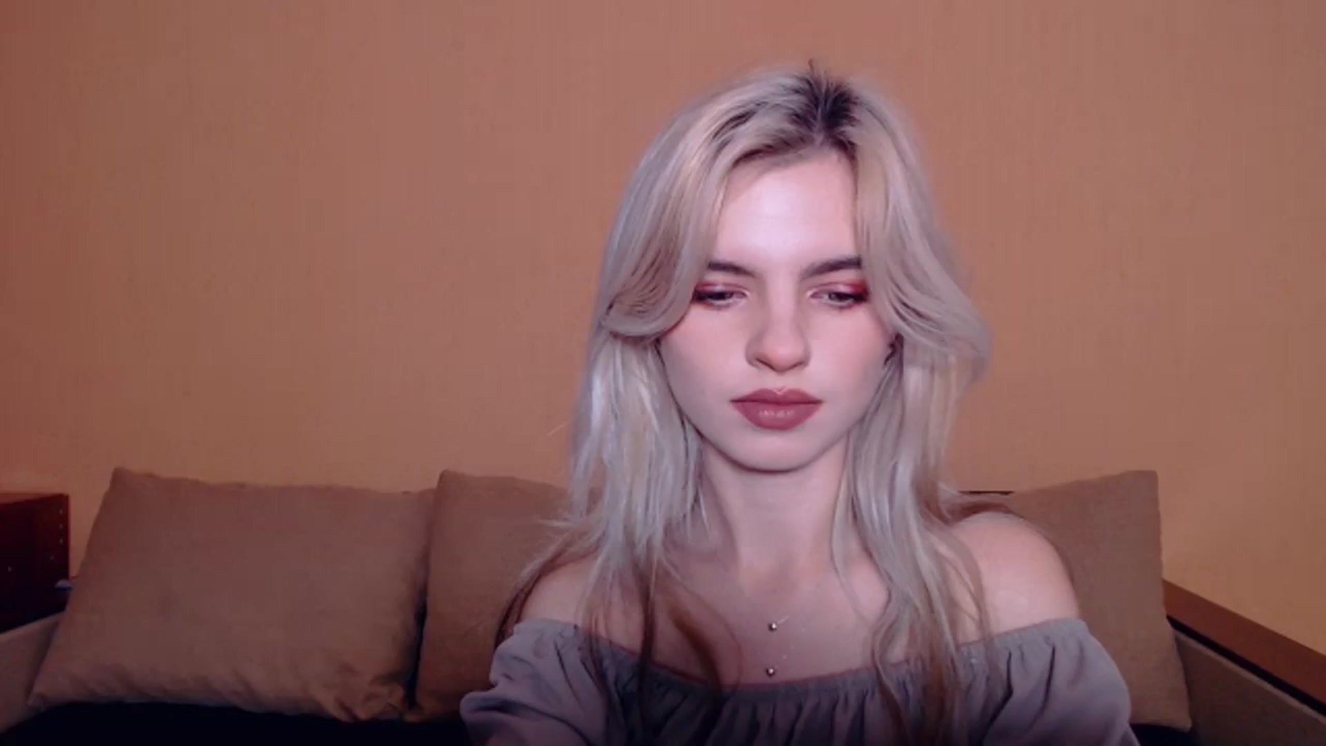 Gallery image thumbnail from Erineys's myfreecams stream on, 10/20/2023, 14:10 image 1 of 20