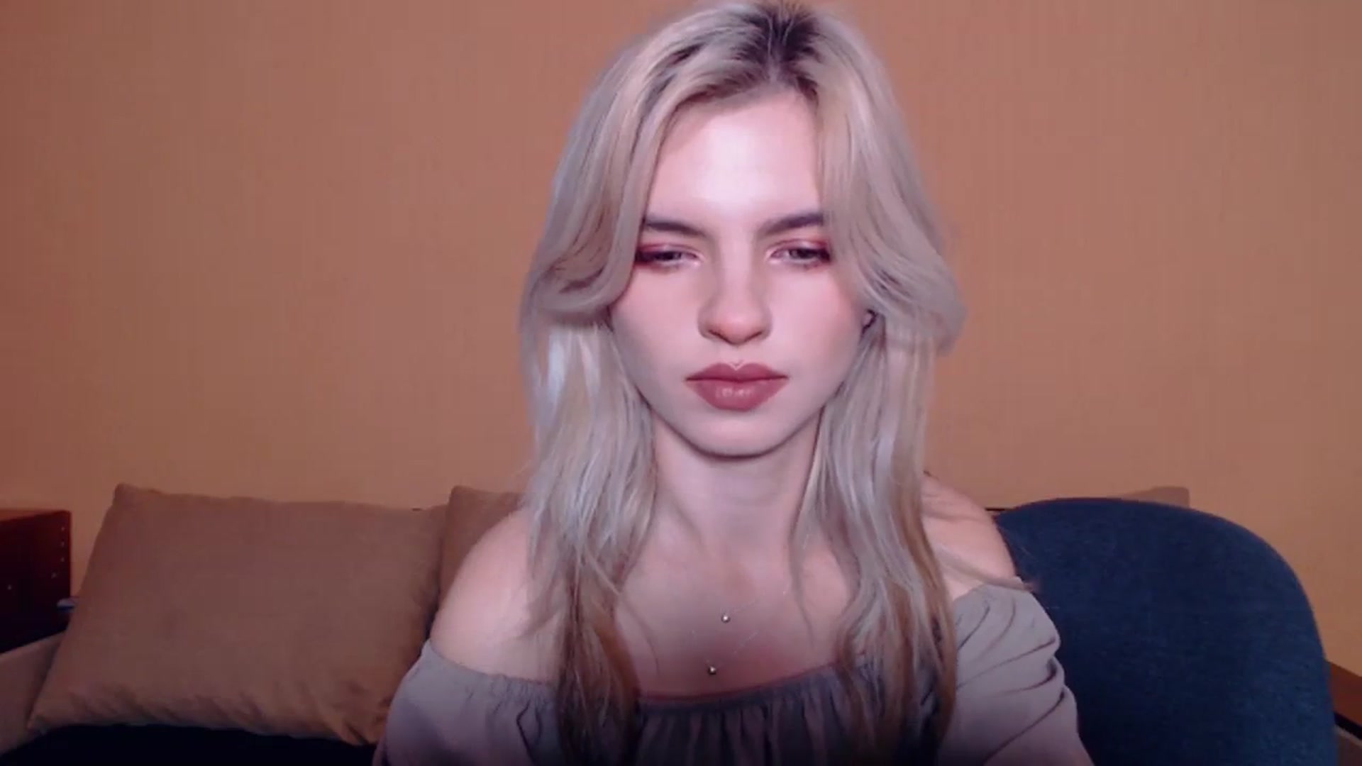 Gallery image thumbnail from Erineys's myfreecams stream on, 10/20/2023, 14:10 image 9 of 20