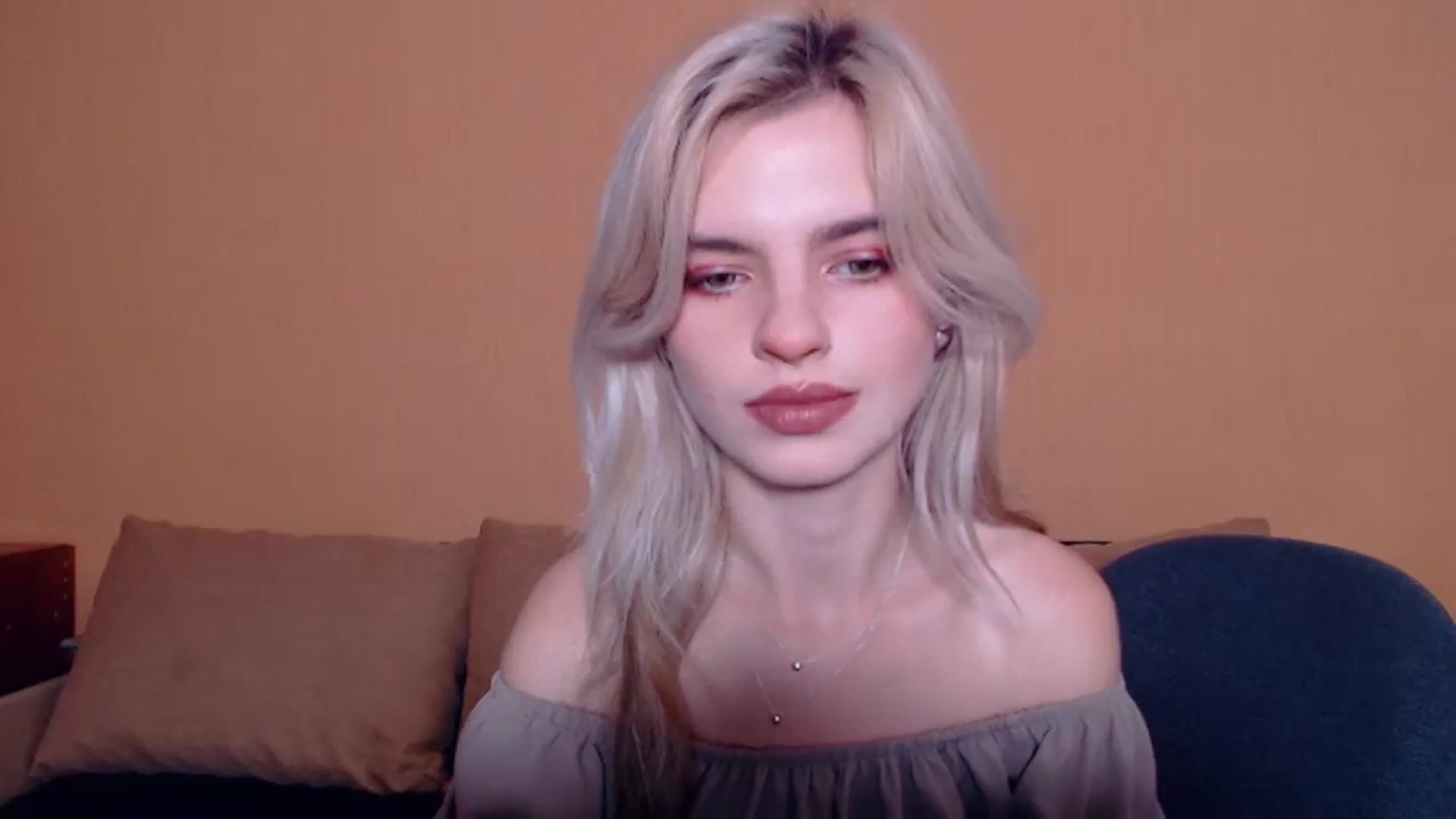Gallery image thumbnail from Erineys's myfreecams stream on, 10/20/2023, 14:10 image 11 of 20
