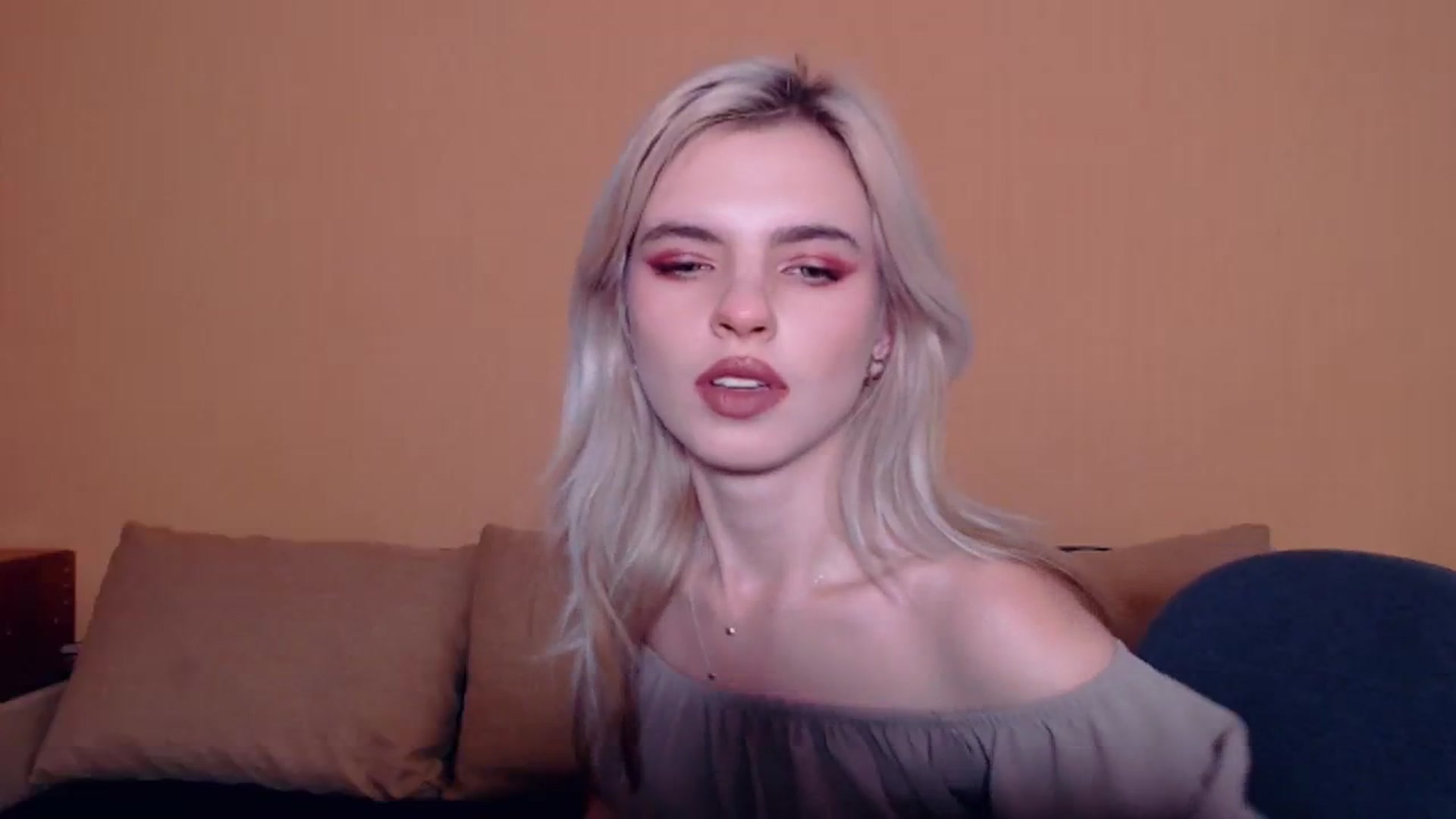 Gallery image thumbnail from Erineys's myfreecams stream on, 10/20/2023, 14:10 image 14 of 20