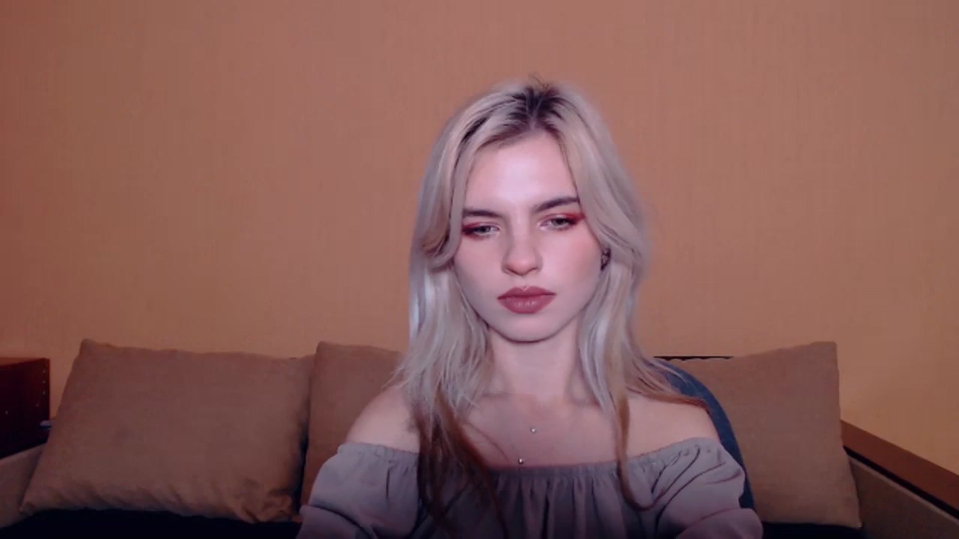 Gallery image thumbnail from Erineys's myfreecams stream on, 10/20/2023, 14:10 image 15 of 20