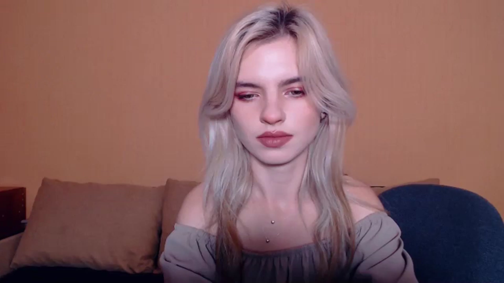 Gallery image thumbnail from Erineys's myfreecams stream on, 10/20/2023, 14:10 image 6 of 20