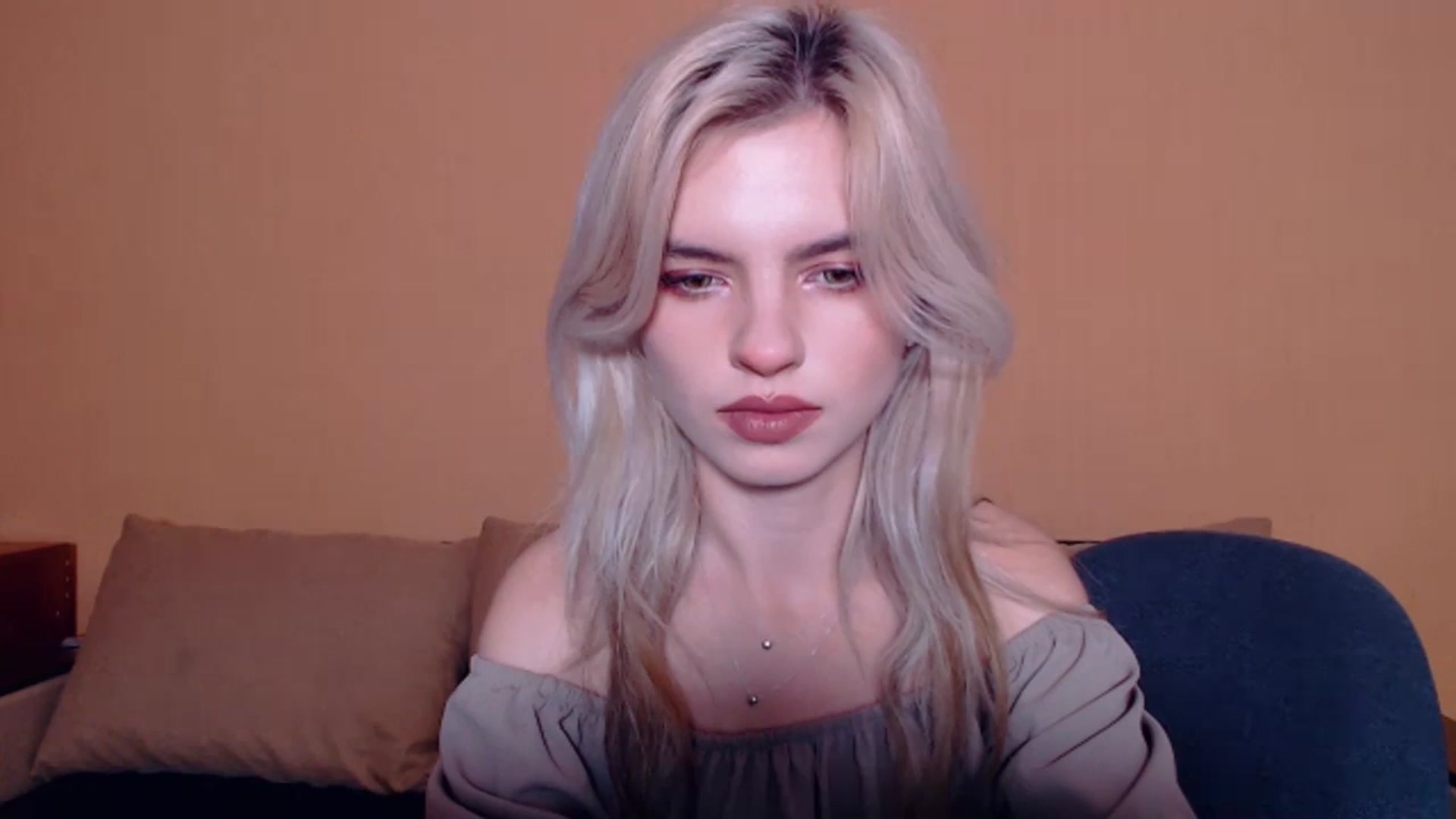 Gallery image thumbnail from Erineys's myfreecams stream on, 10/20/2023, 14:10 image 8 of 20