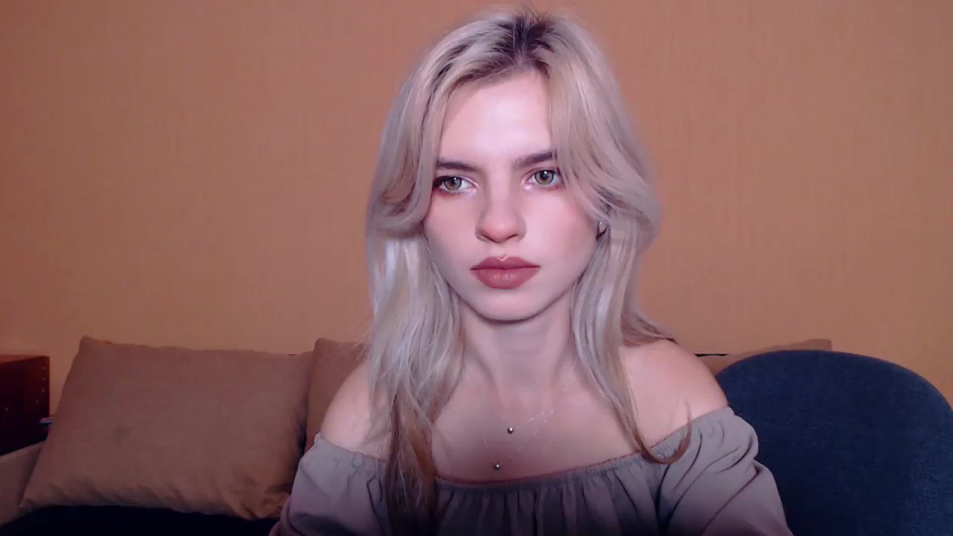 Gallery image thumbnail from Erineys's myfreecams stream on, 10/20/2023, 14:10 image 13 of 20