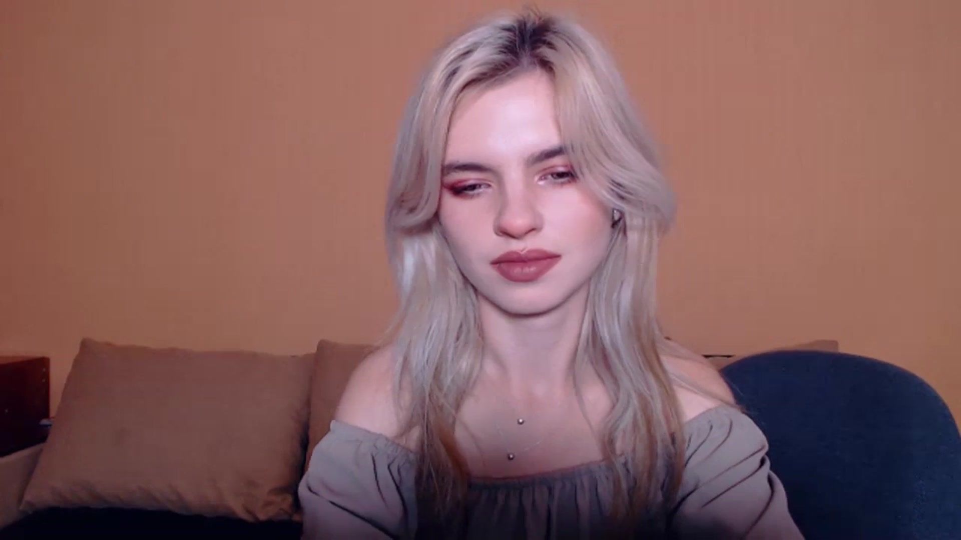 Gallery image thumbnail from Erineys's myfreecams stream on, 10/20/2023, 14:10 image 7 of 20
