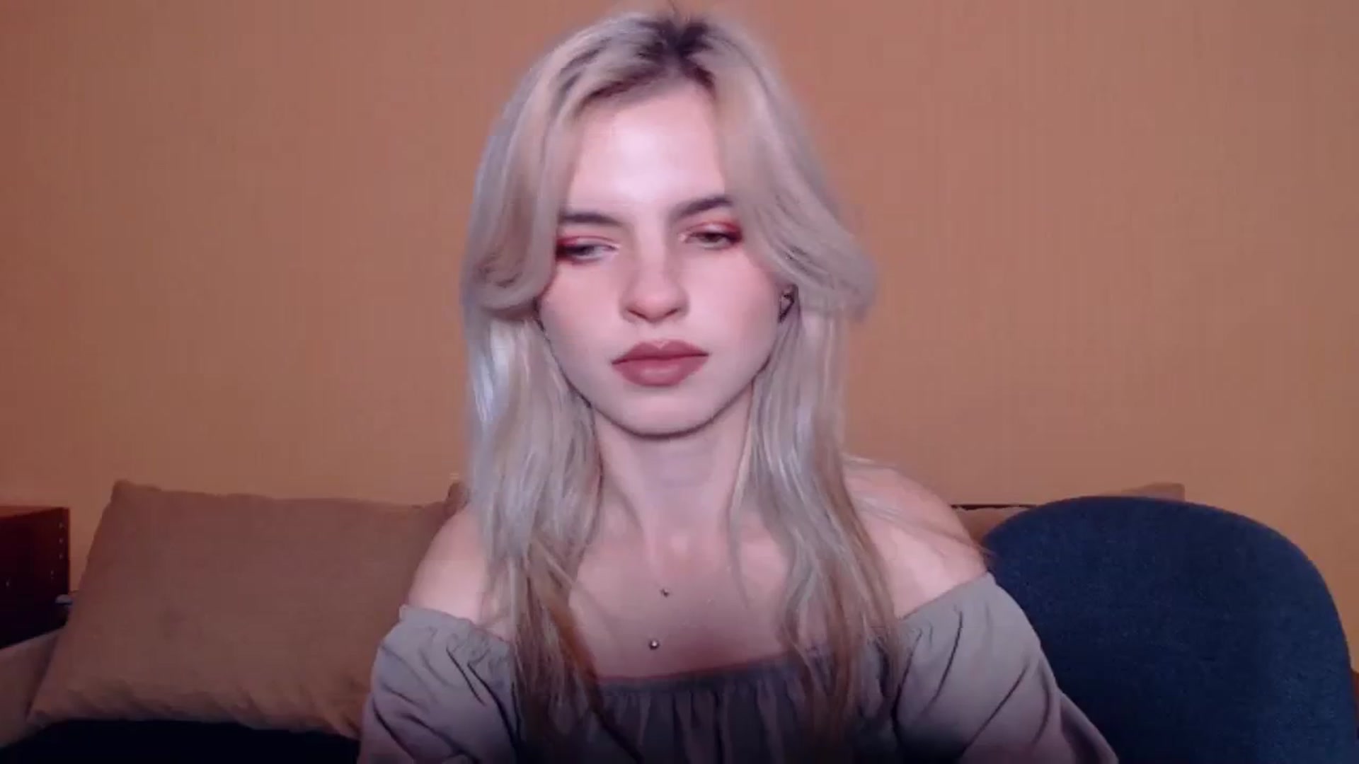 Gallery image thumbnail from Erineys's myfreecams stream on, 10/20/2023, 14:10 image 5 of 20