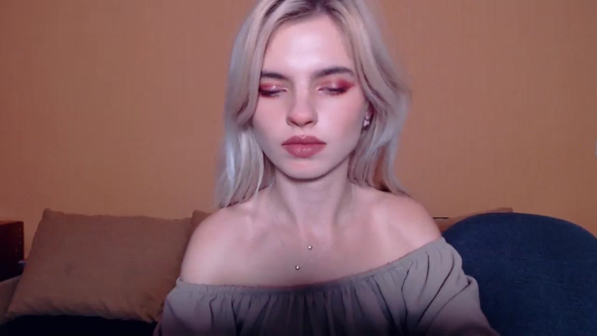 Gallery image thumbnail from Erineys's myfreecams stream on, 10/20/2023, 14:57 image 18 of 20