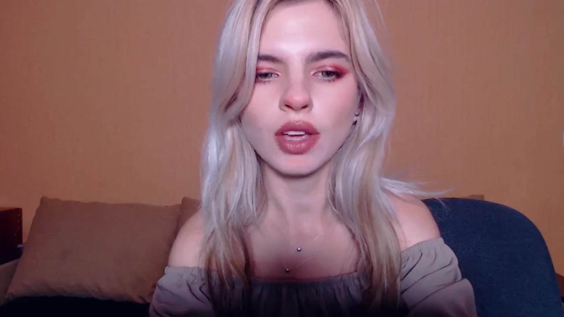 Gallery image thumbnail from Erineys's myfreecams stream on, 10/20/2023, 14:57 image 16 of 20