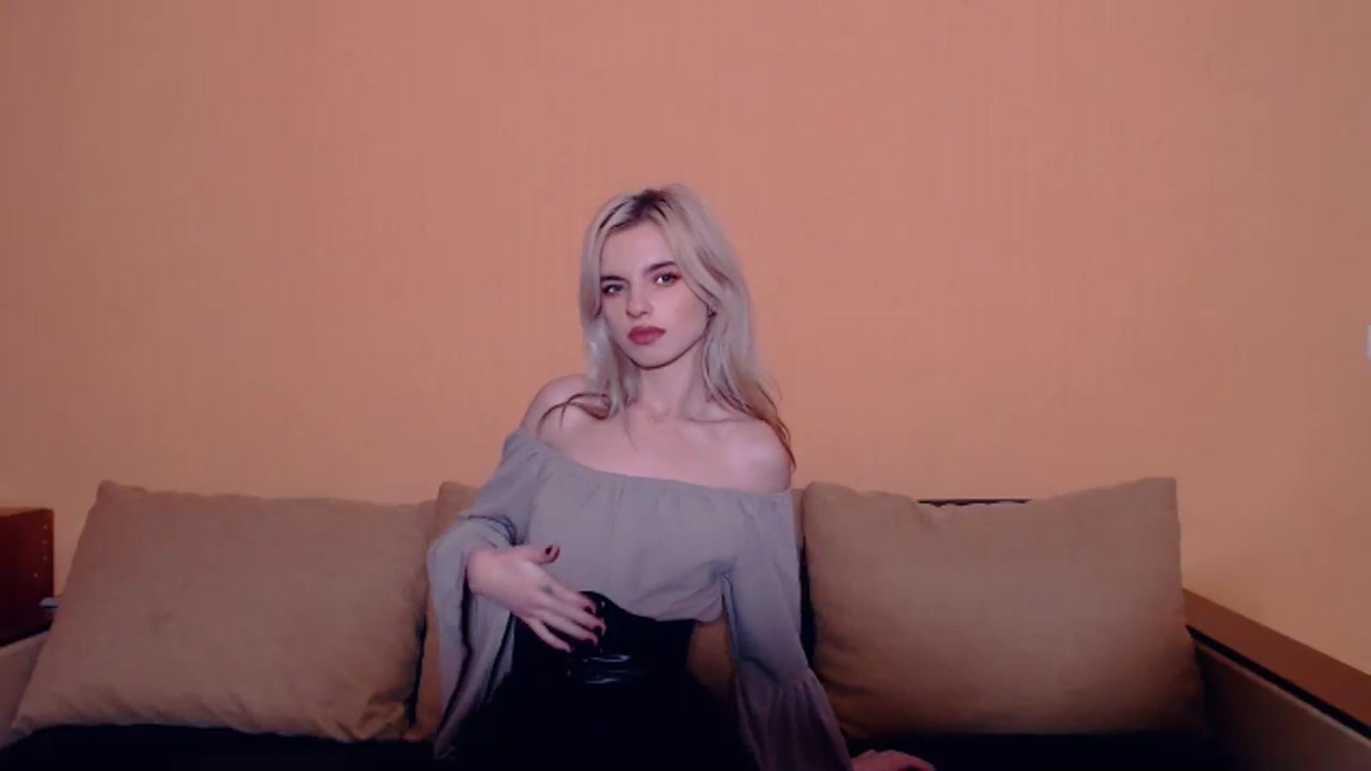 Gallery image thumbnail from Erineys's myfreecams stream on, 10/20/2023, 14:57 image 6 of 20